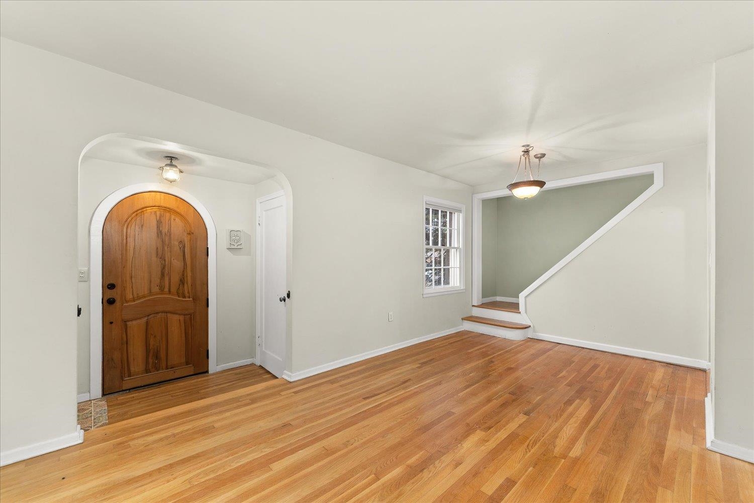 1118 E 28th Ave - Photo 6