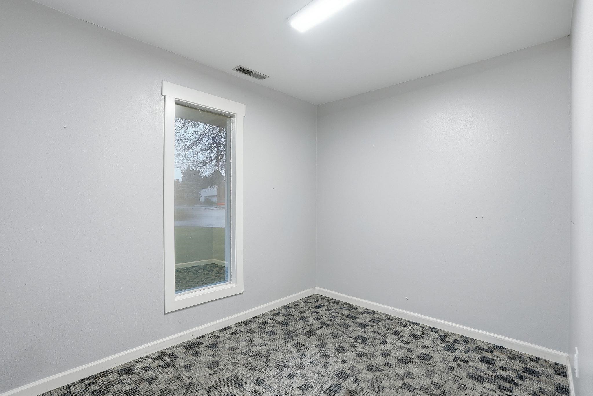 1124 S Pines Rd - Photo 20