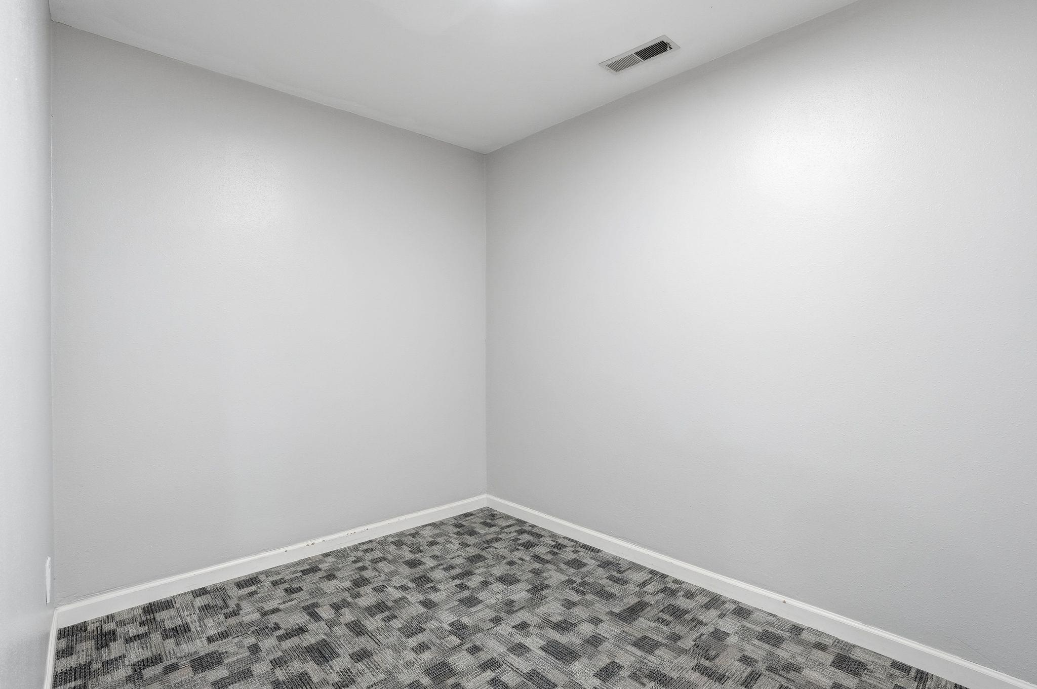 1124 S Pines Rd - Photo 23