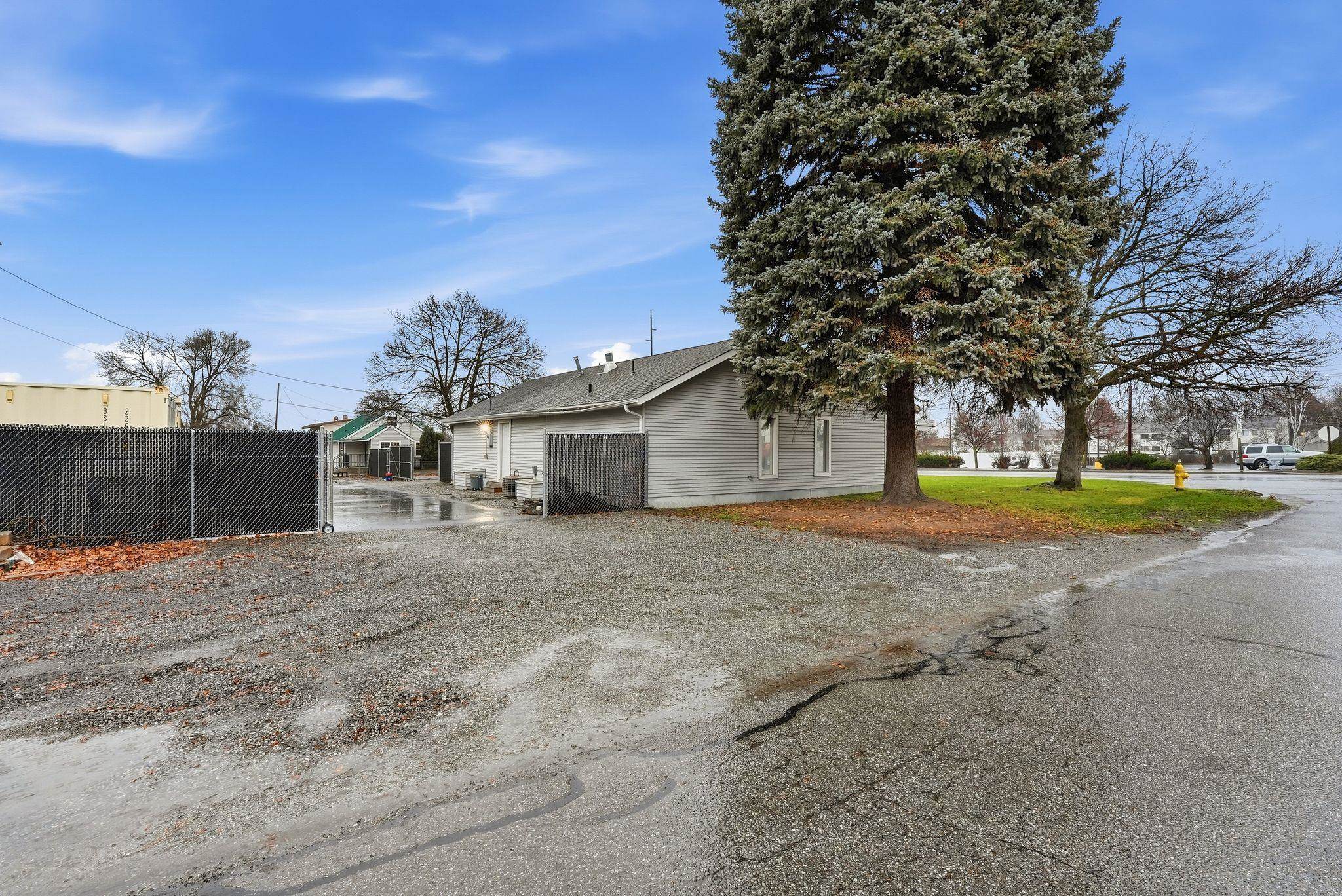 1124 S Pines Rd - Photo 29