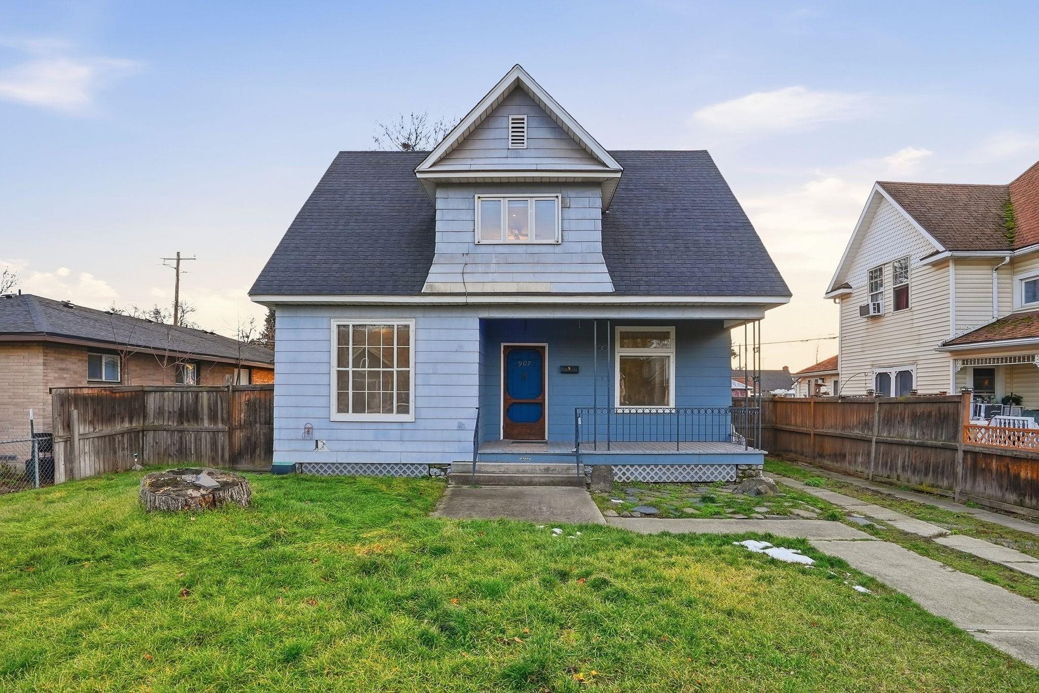 907 W Fairview Ave - Photo 1