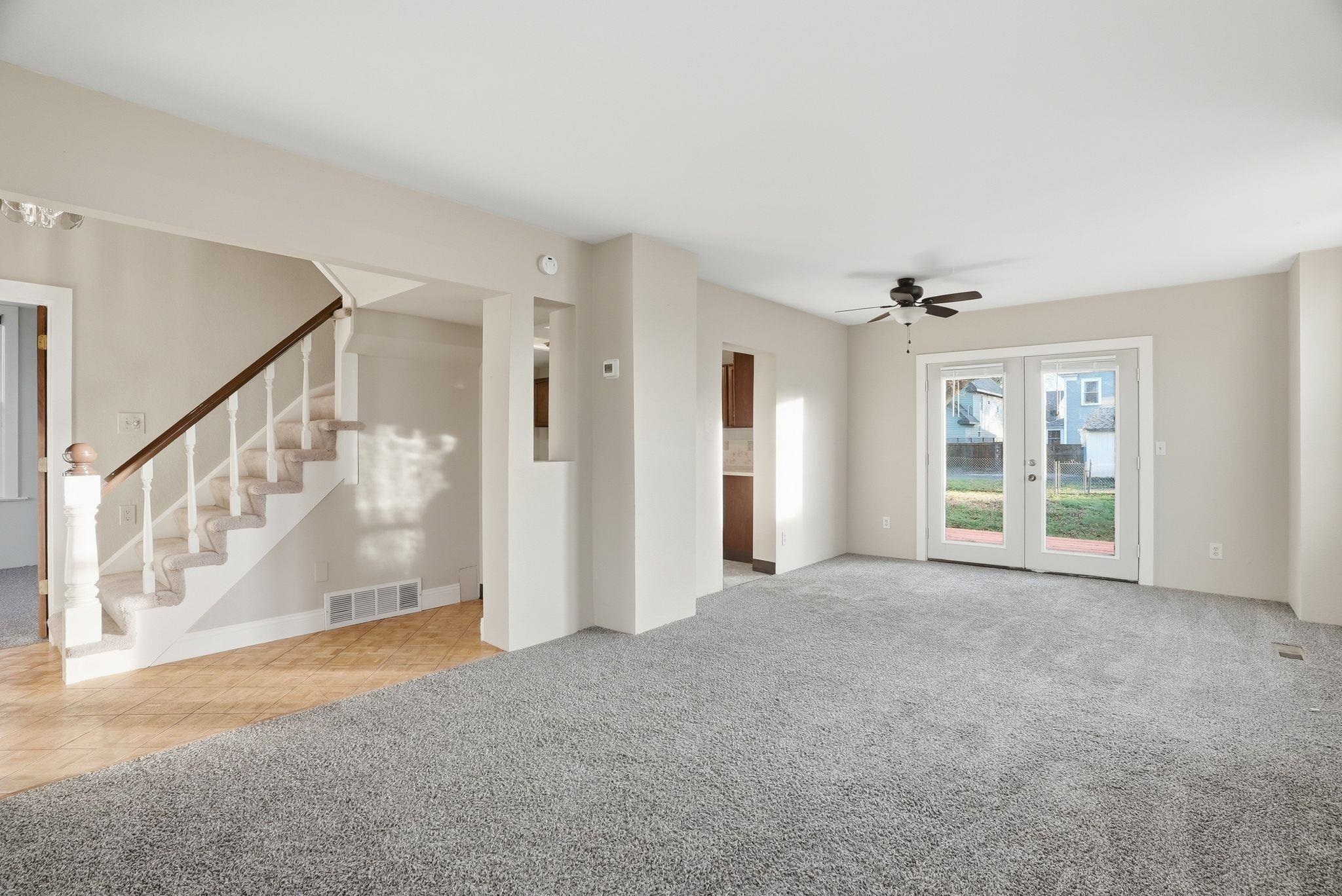 907 W Fairview Ave - Photo 2