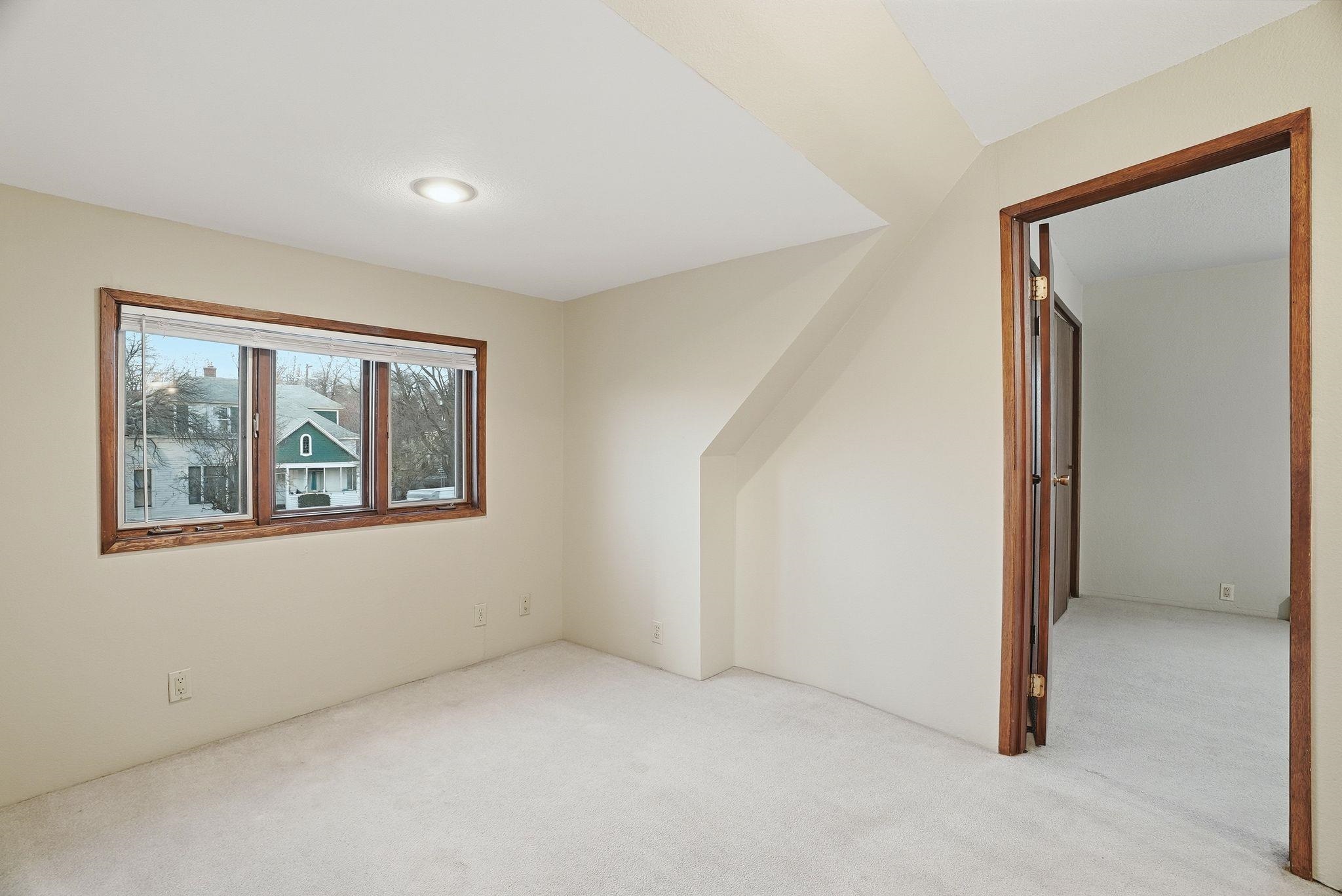 907 W Fairview Ave - Photo 11