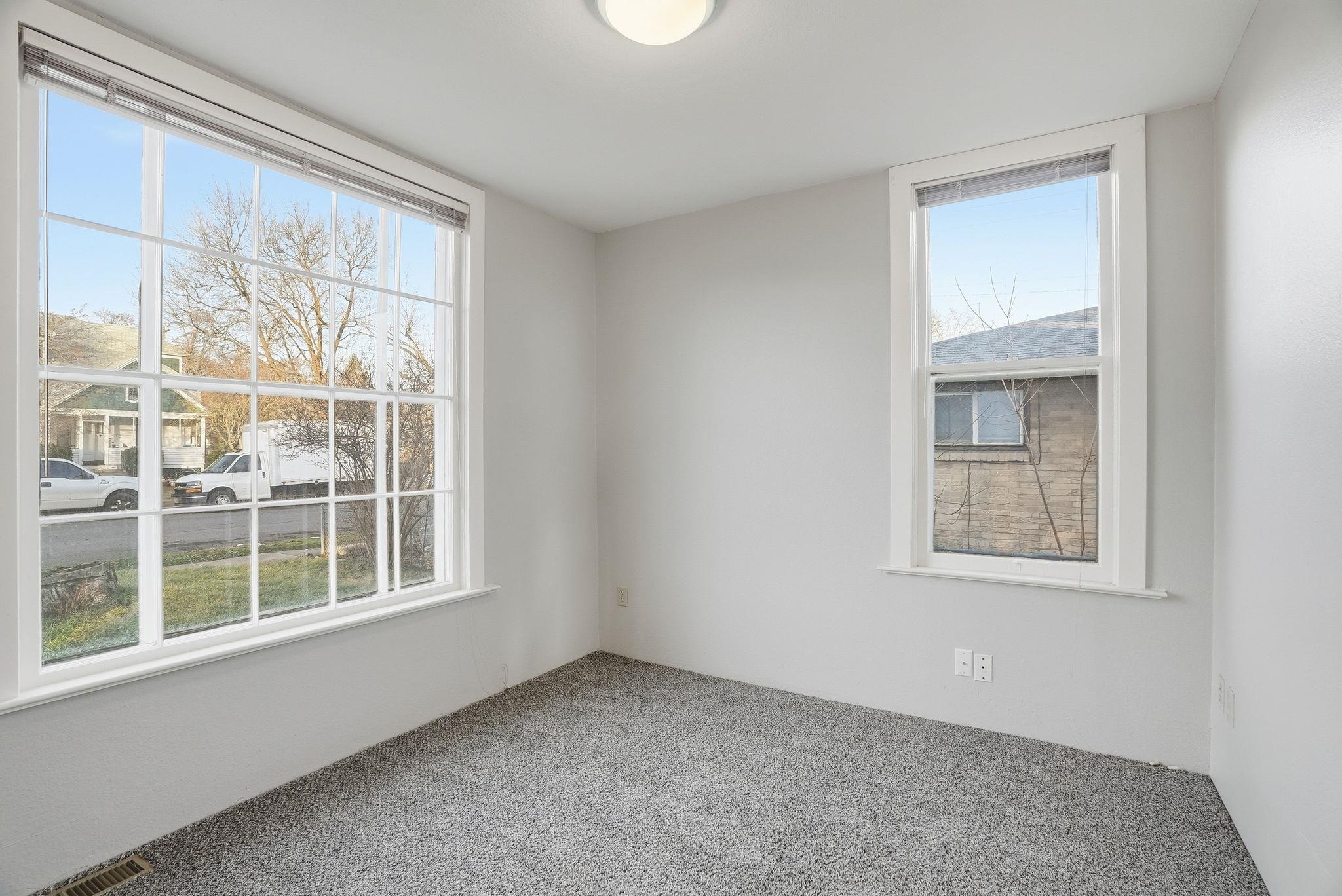 907 W Fairview Ave - Photo 5