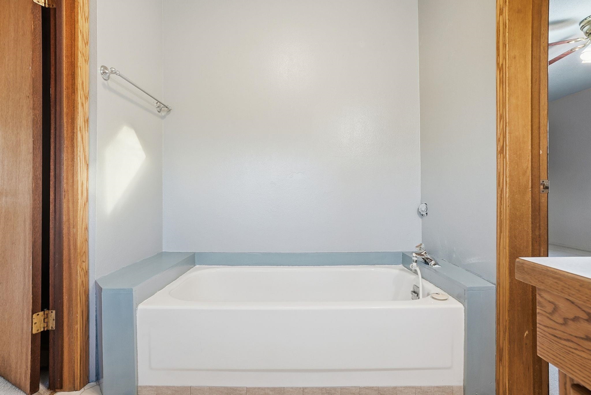 907 W Fairview Ave - Photo 9