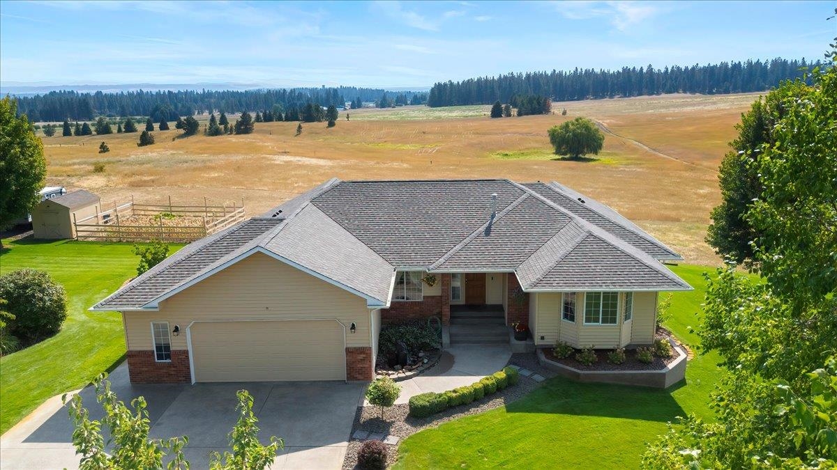 304 E Burk Rd - Photo 1