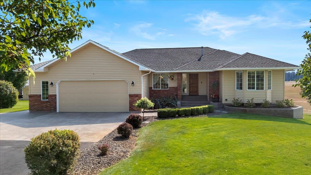 304 E Burk Rd - Photo 2