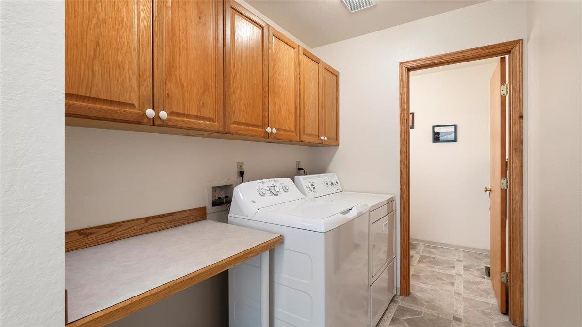 304 E Burk Rd - Photo 14