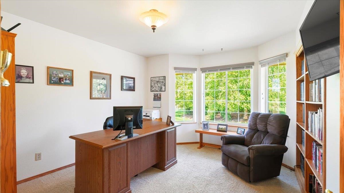 304 E Burk Rd - Photo 20