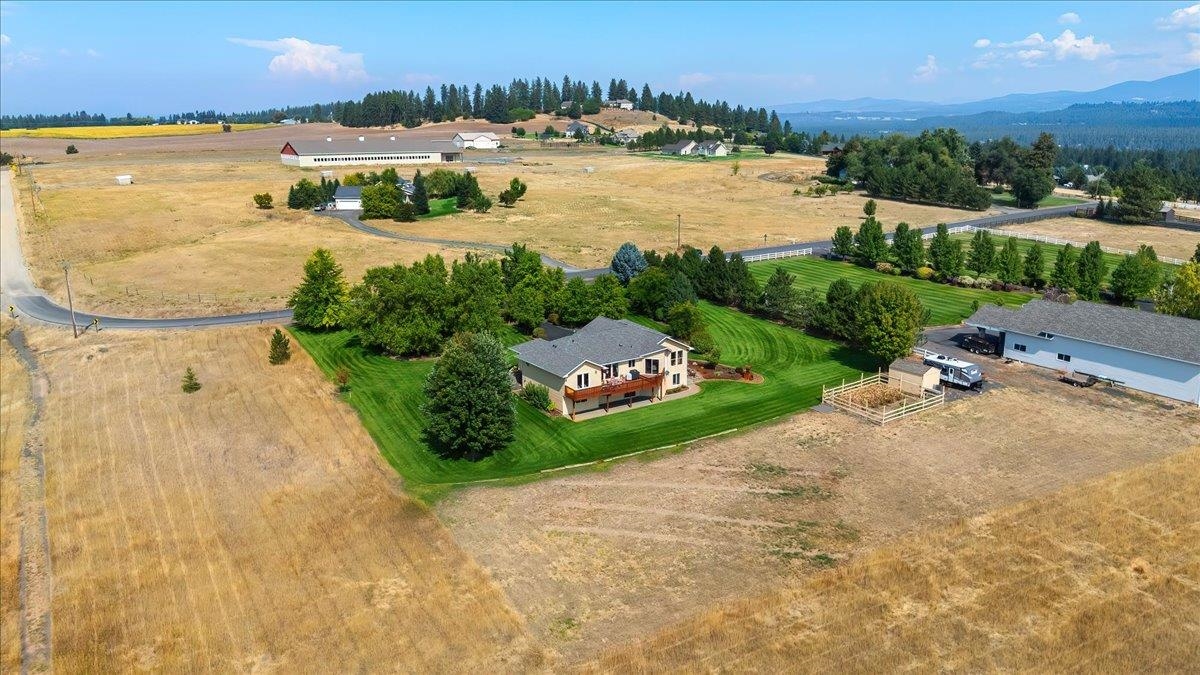304 E Burk Rd - Photo 32