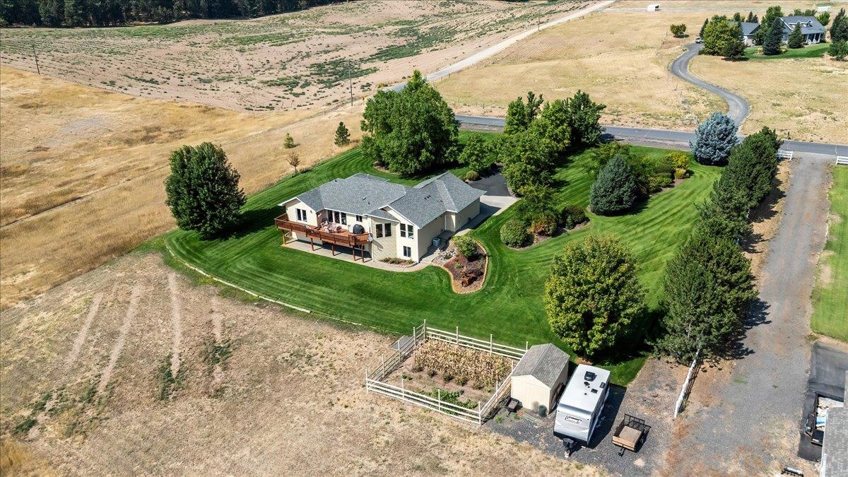 304 E Burk Rd - Photo 33