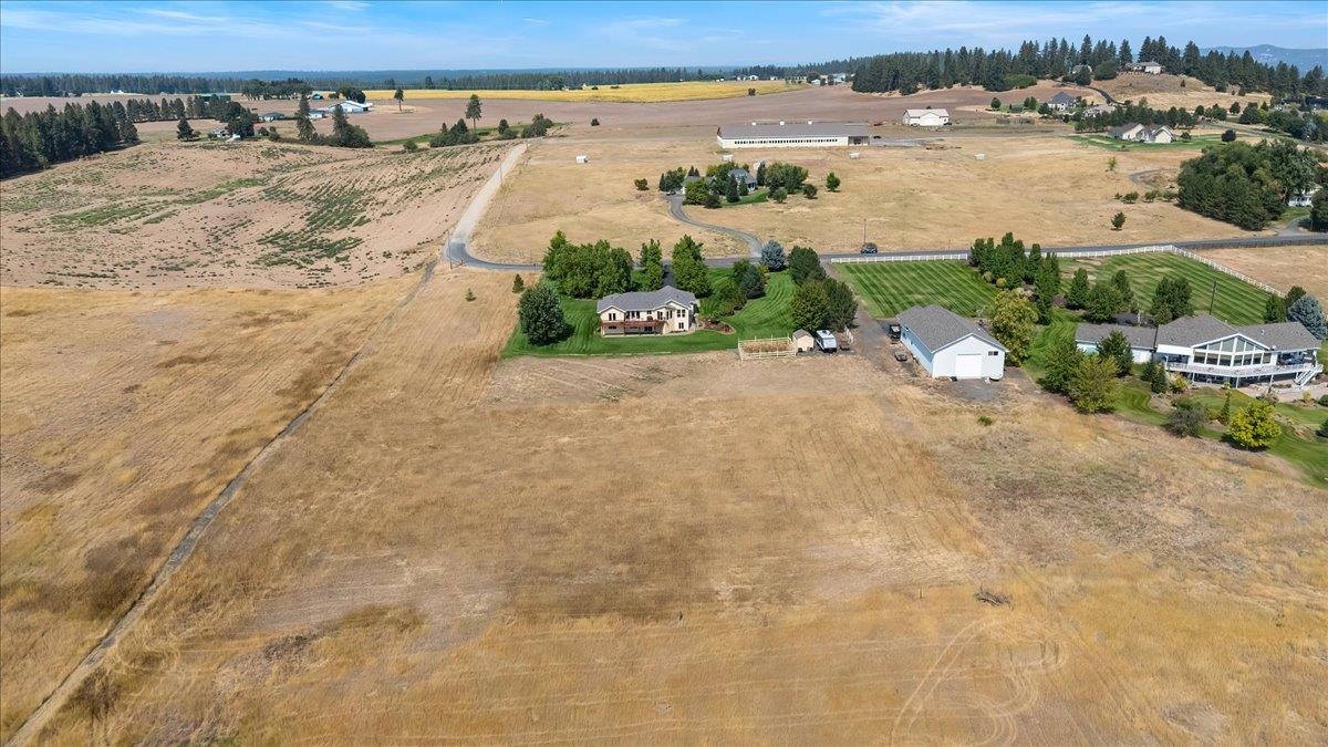 304 E Burk Rd - Photo 34