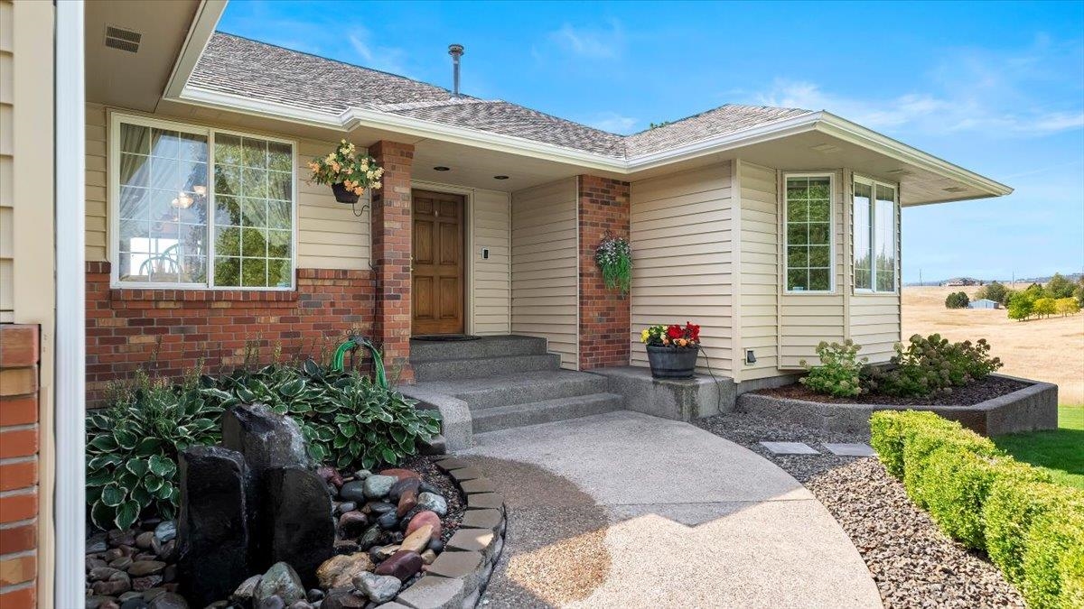 304 E Burk Rd - Photo 5