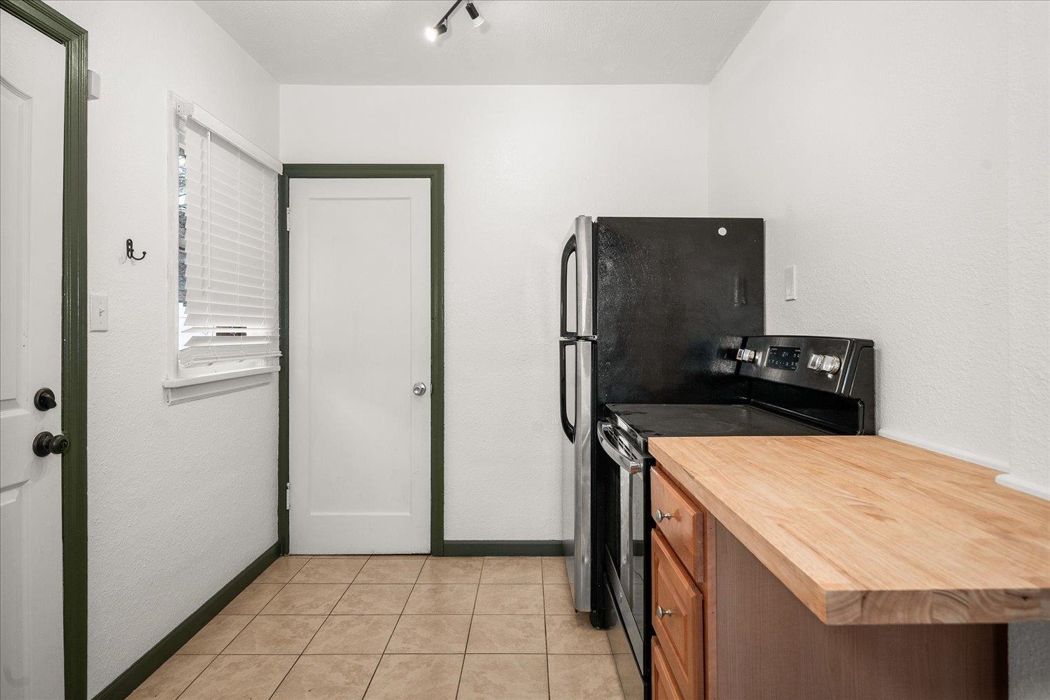 12603 E Main Ave - Photo 9