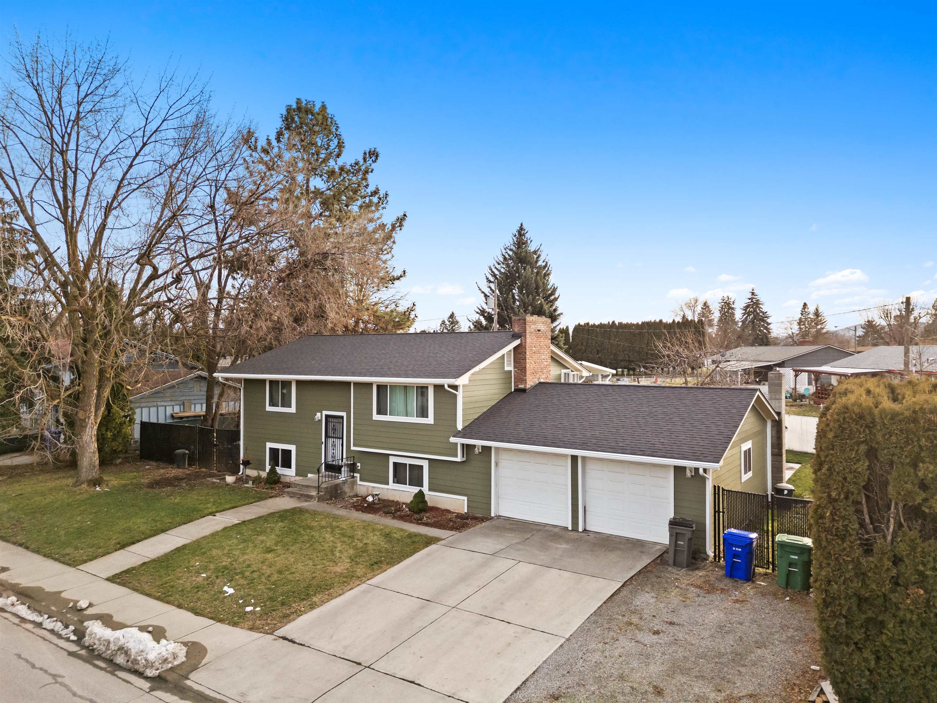15212 E Mission Ave - Photo 2