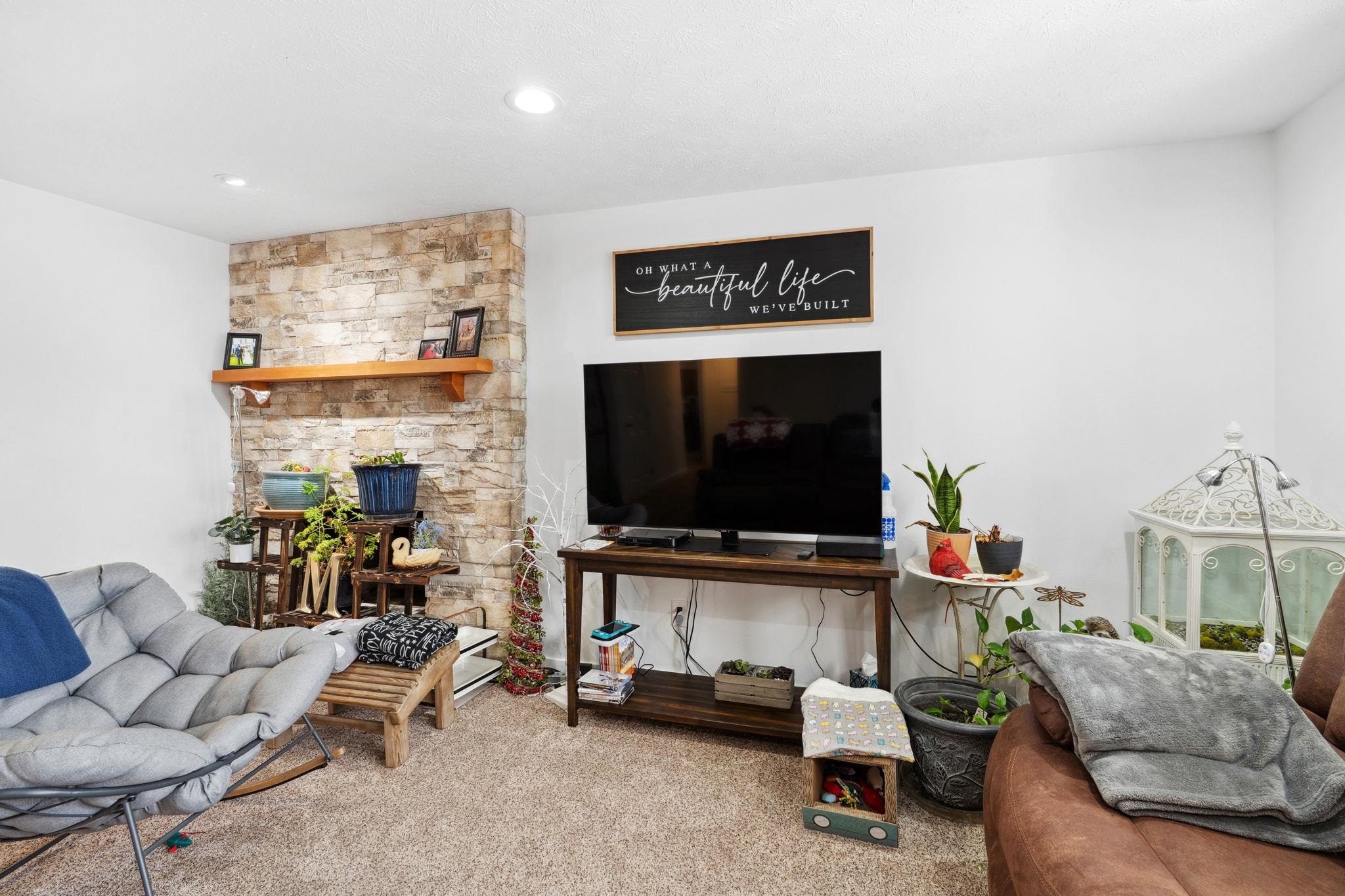 15212 E Mission Ave - Photo 6