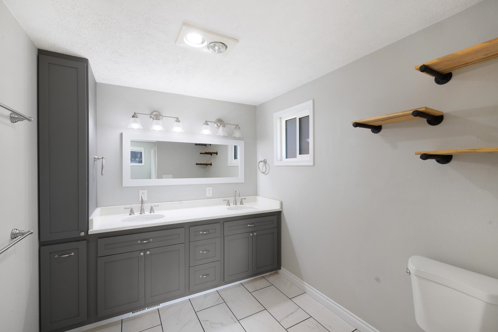 4023 E 12th St - Photo 11