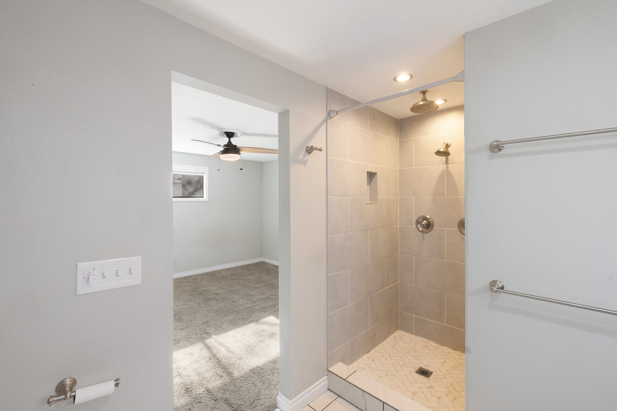 4023 E 12th St - Photo 12