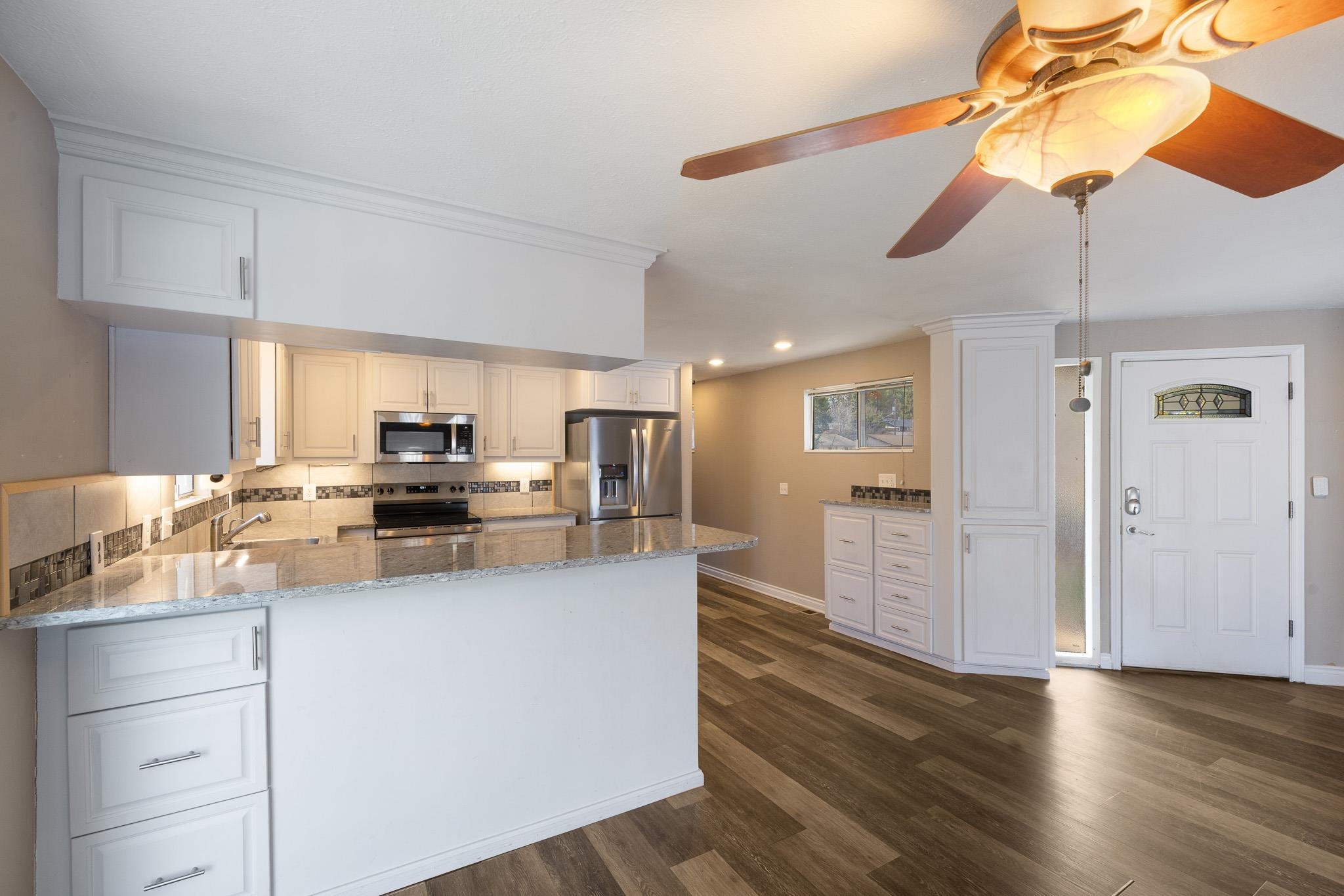4023 E 12th St - Photo 3