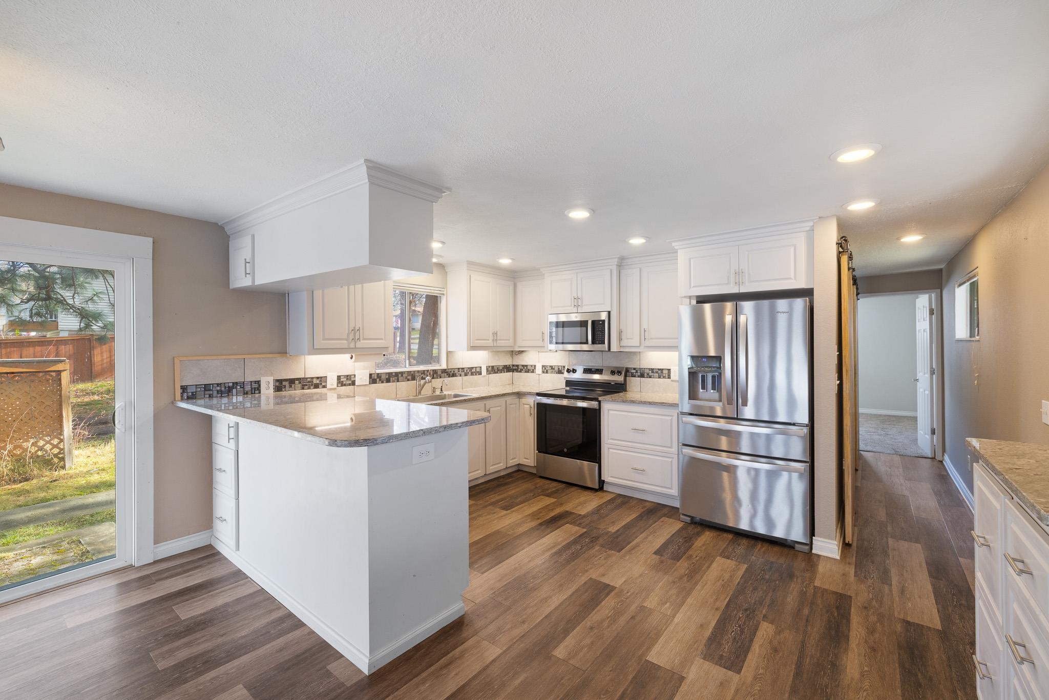 4023 E 12th St - Photo 5