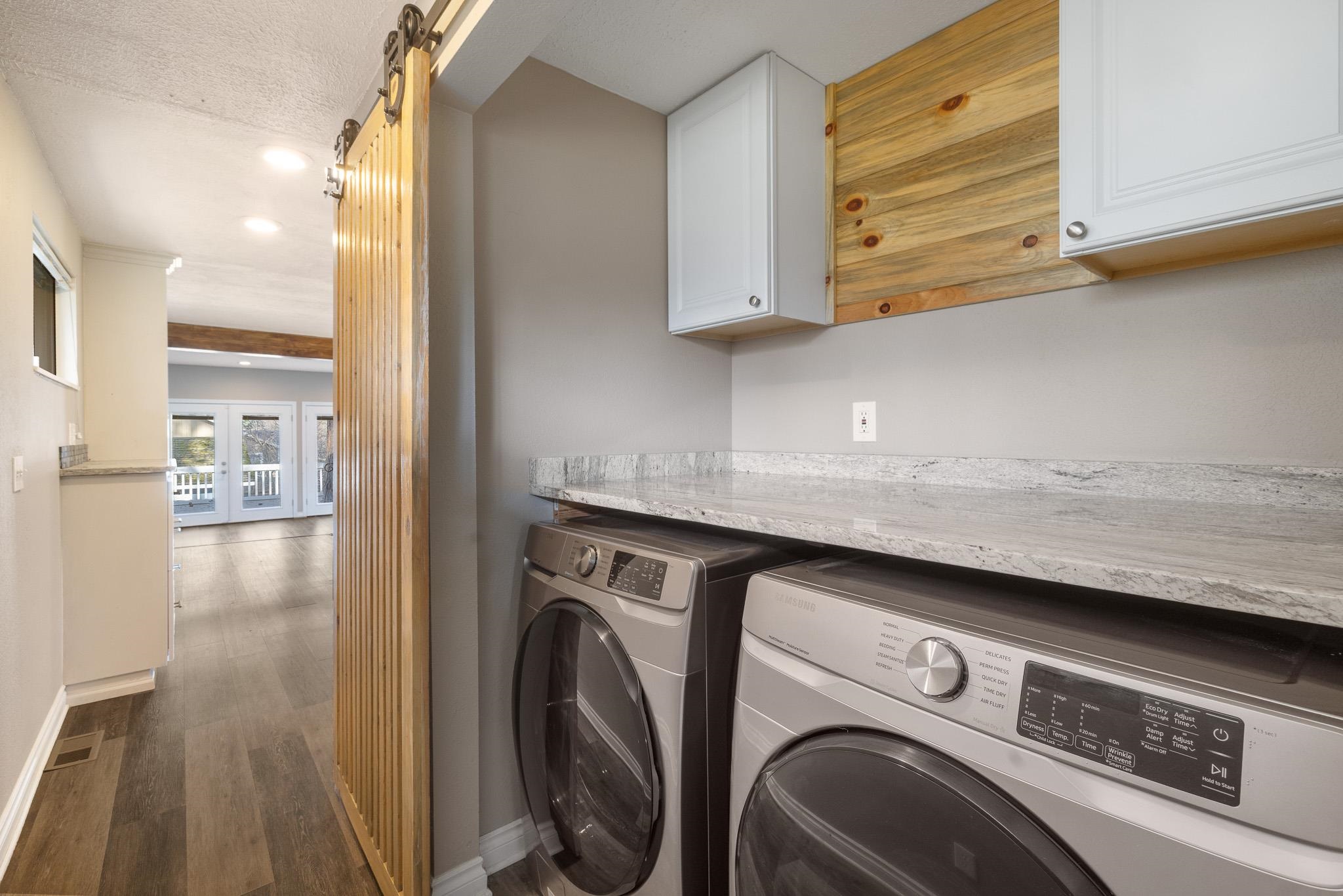 4023 E 12th St - Photo 9