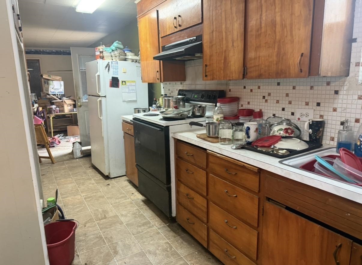 98 Main St - Photo 4