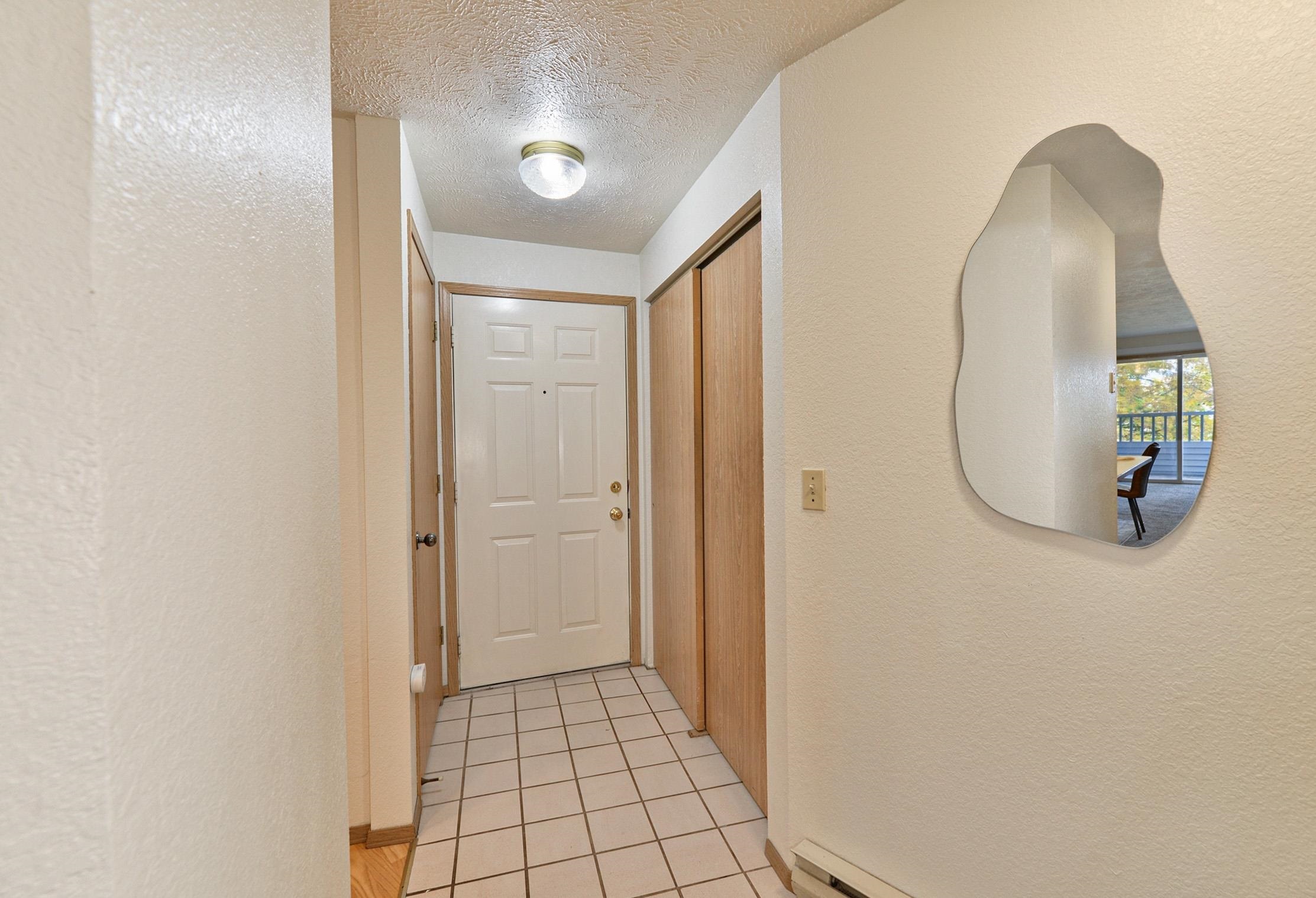 912 W Lincoln Pl - Photo 3