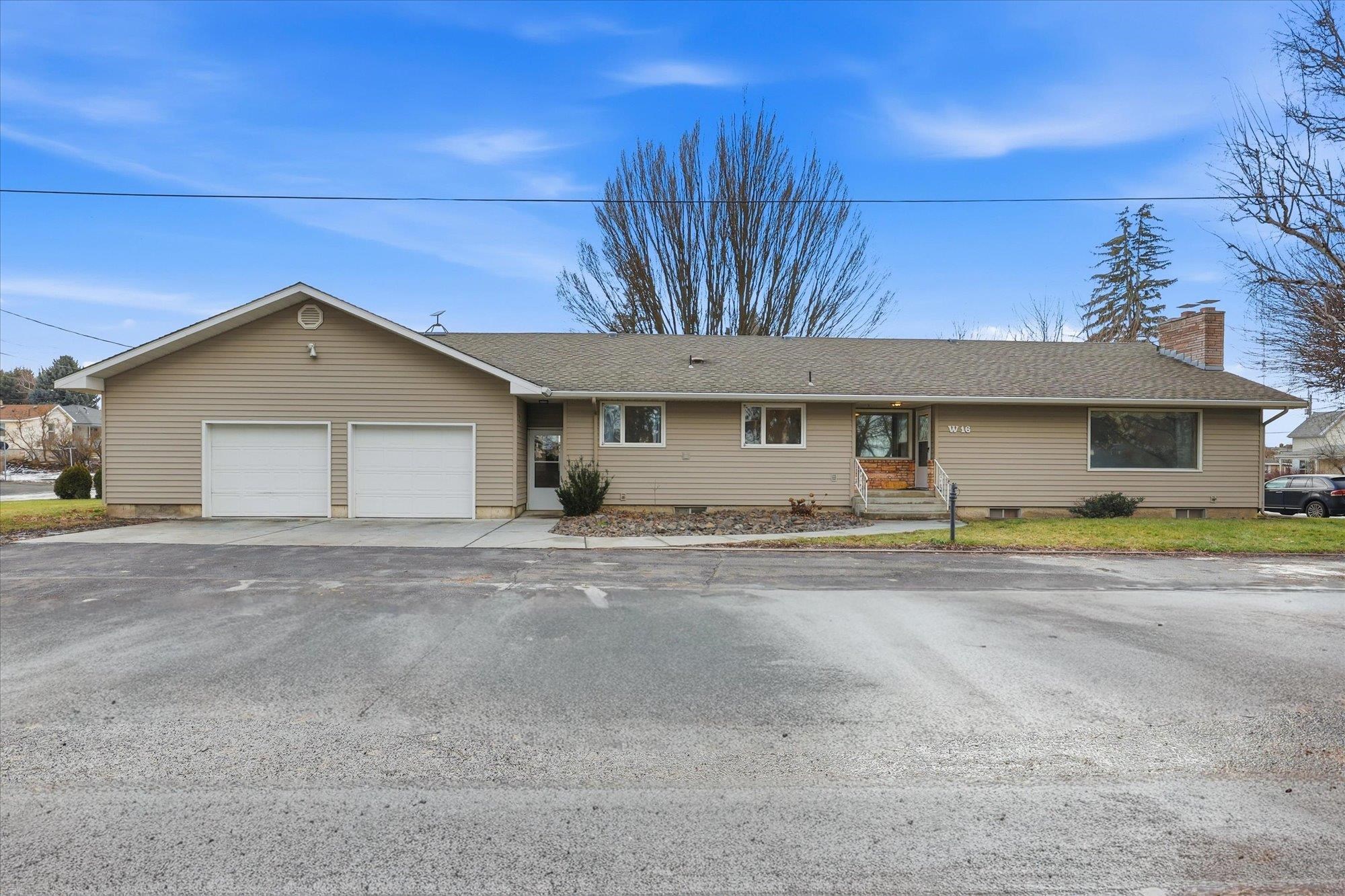 16 W Douglas St - Photo 1