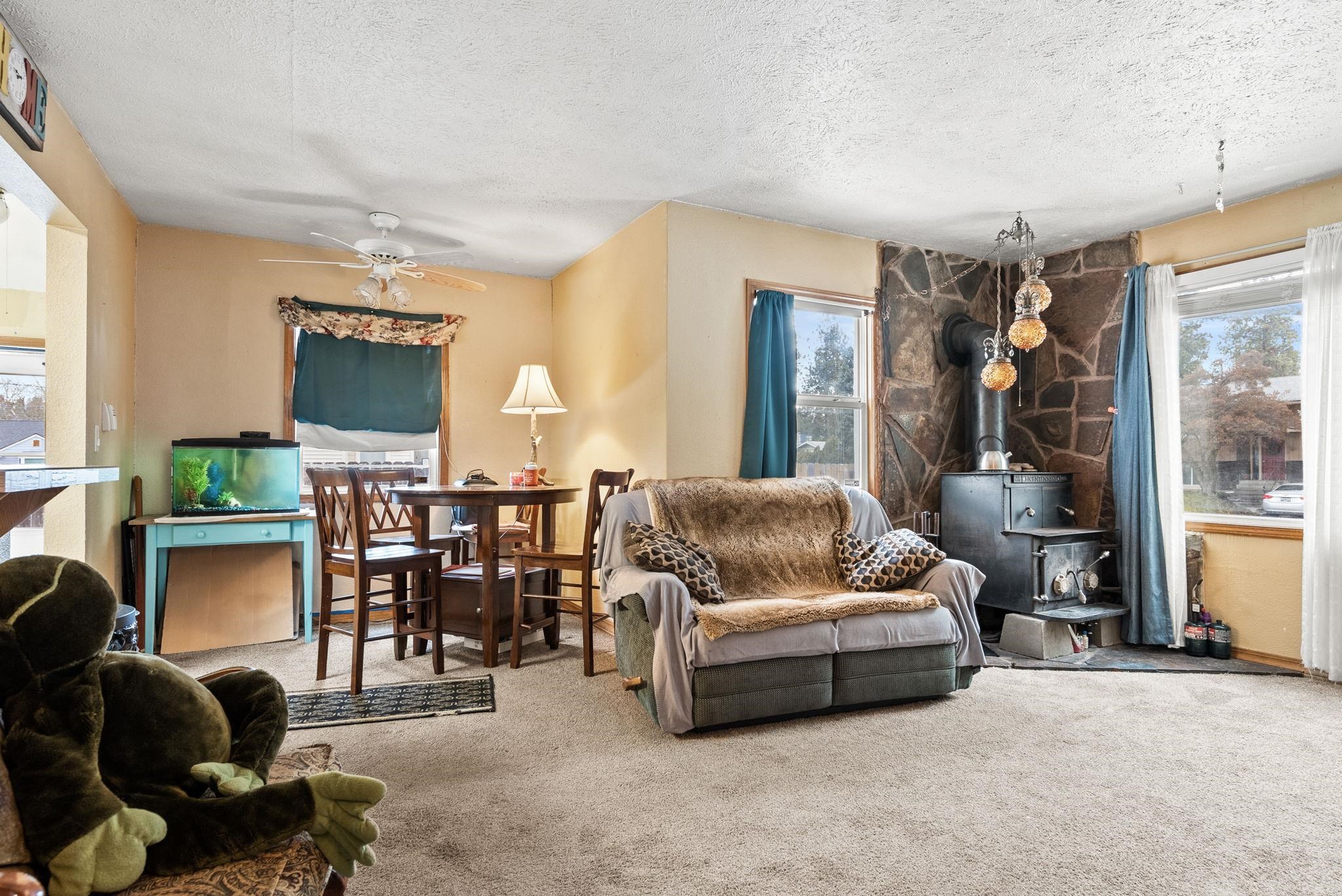 302 E Hawthorne Rd - Photo 6