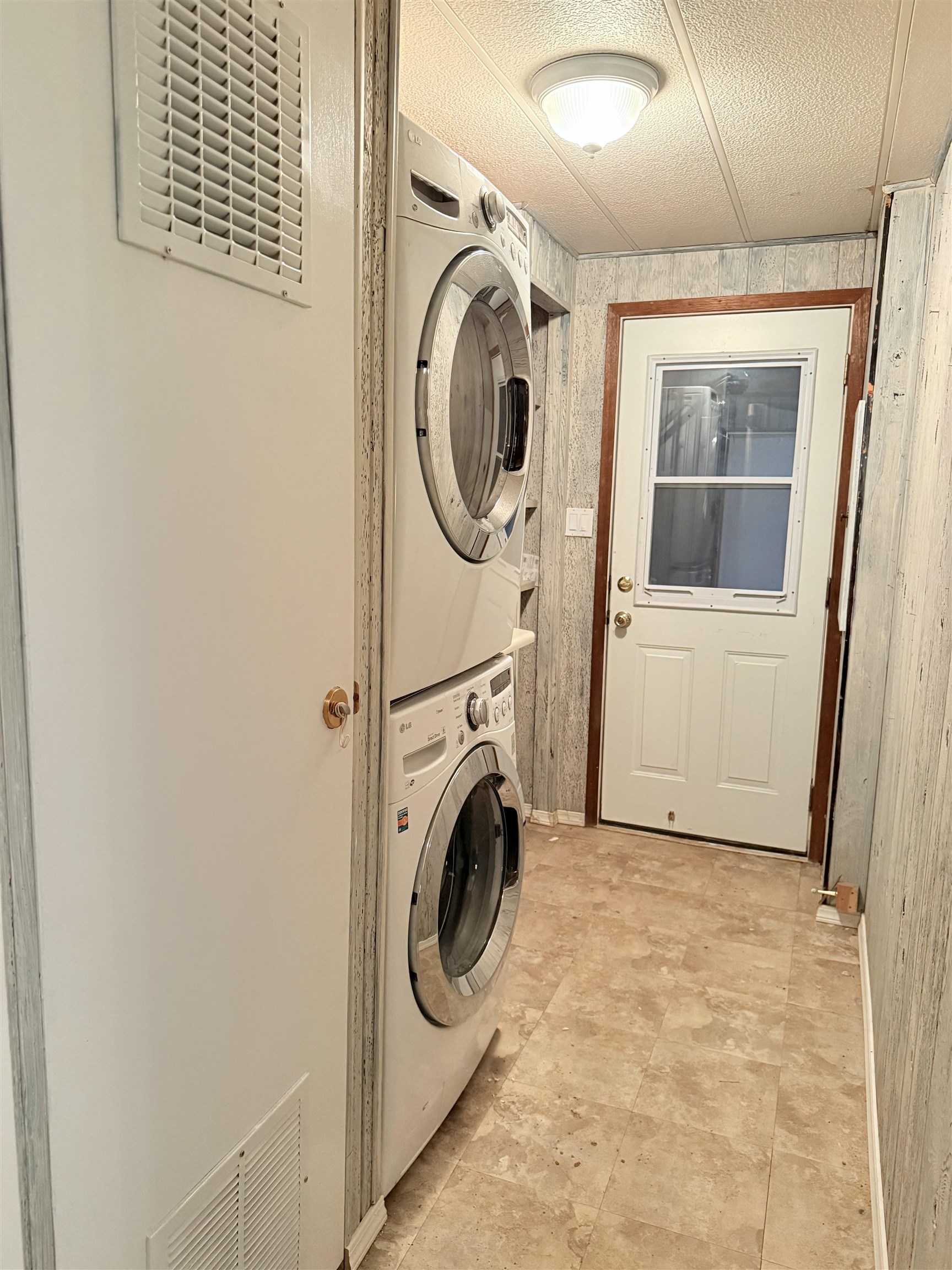 411 SW College Ave - Photo 18