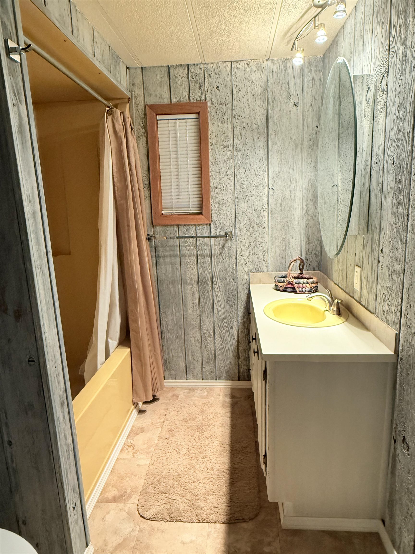 411 SW College Ave - Photo 21