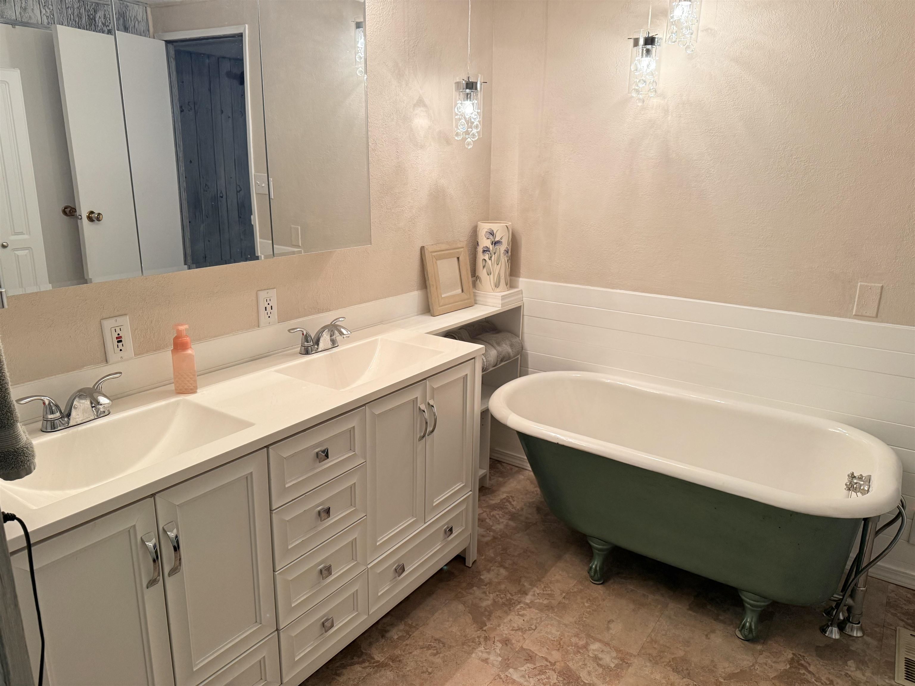 411 SW College Ave - Photo 10