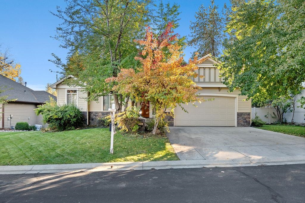 510 E Golden Eagle Ln - Photo 1