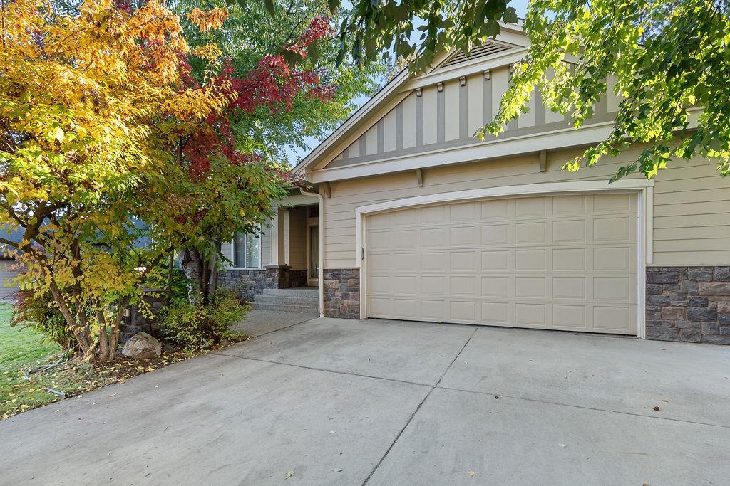 510 E Golden Eagle Ln - Photo 2