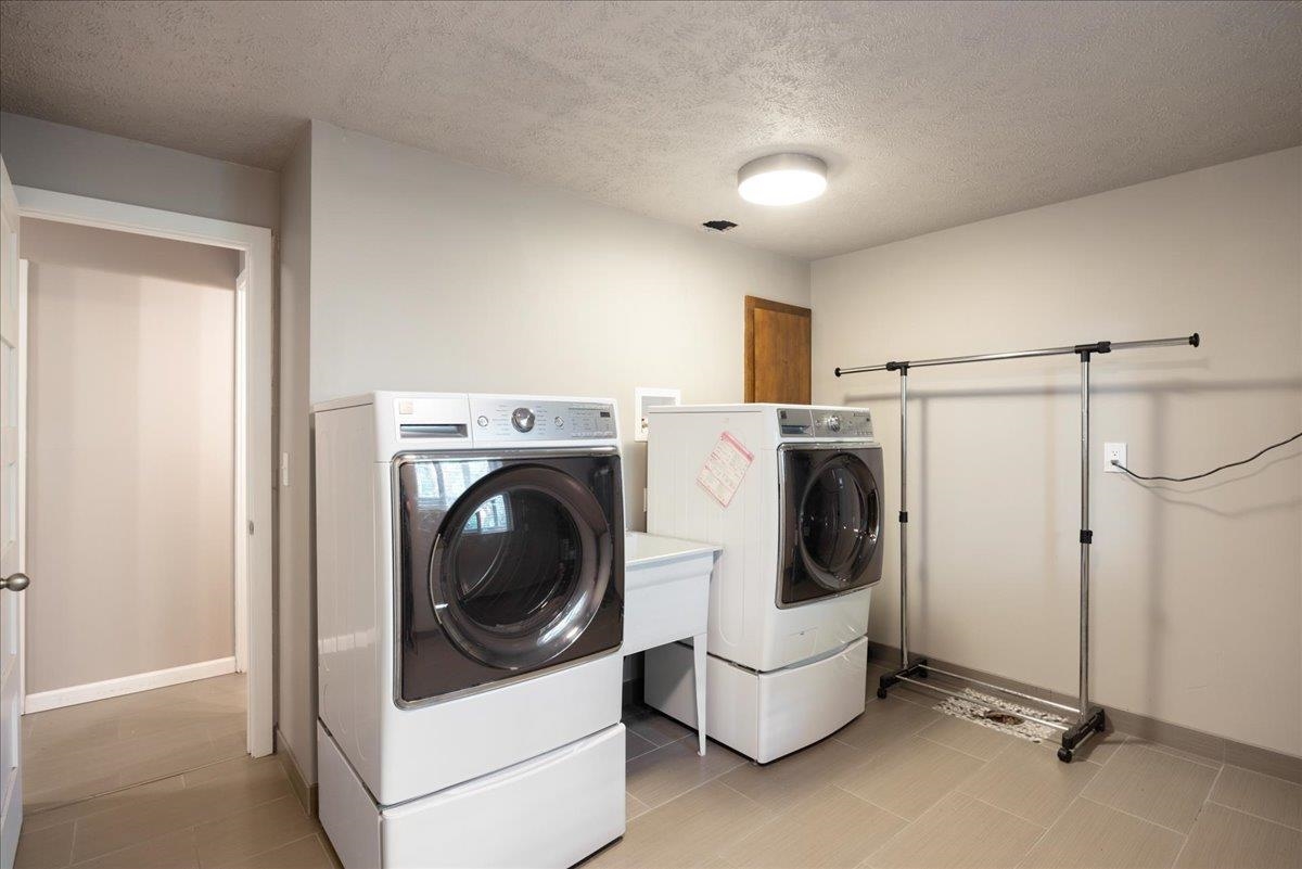 2417 E 35th Ave - Photo 27
