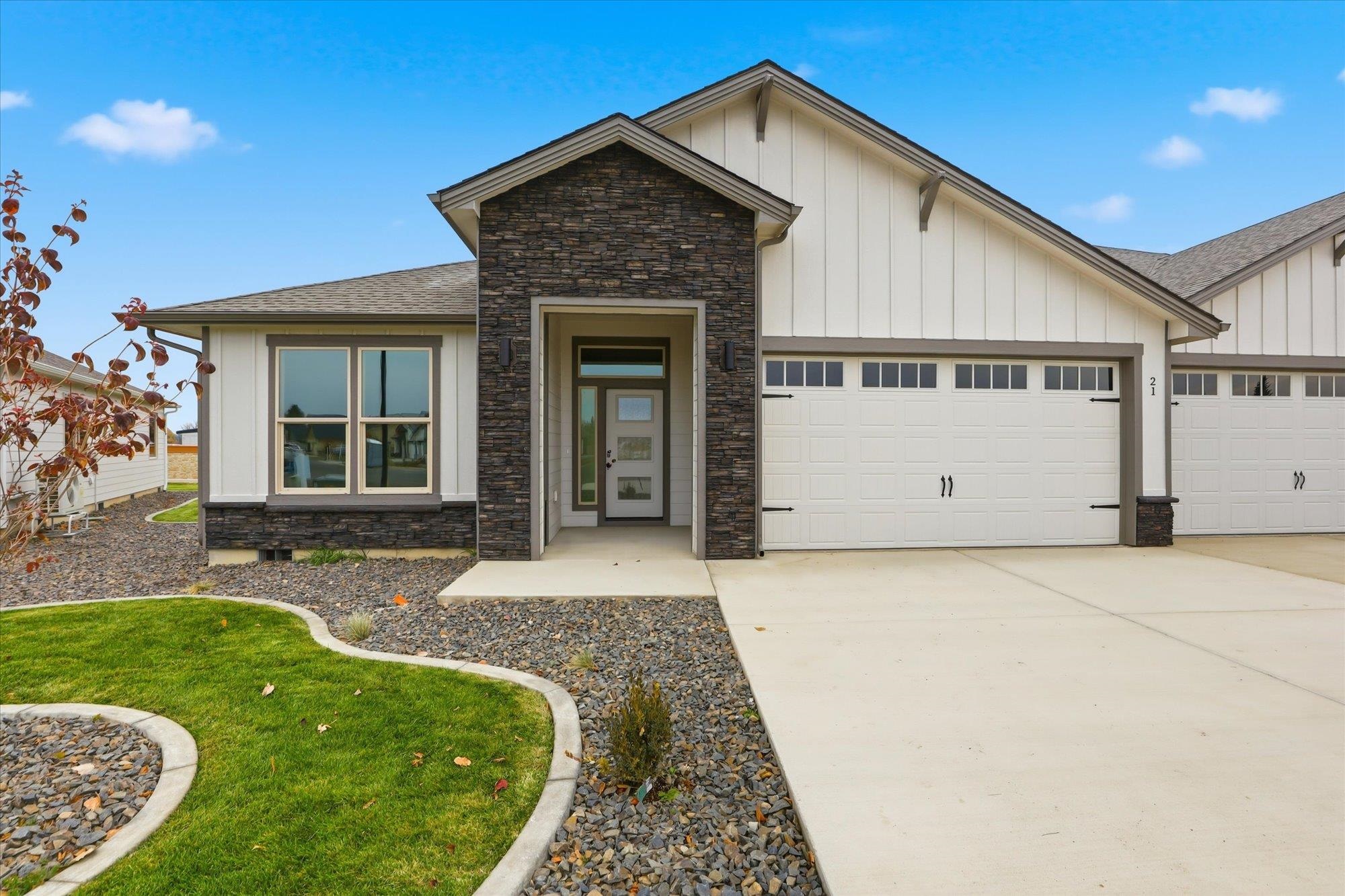 1109 - Unit 21 N Country Club Dr - Photo 1