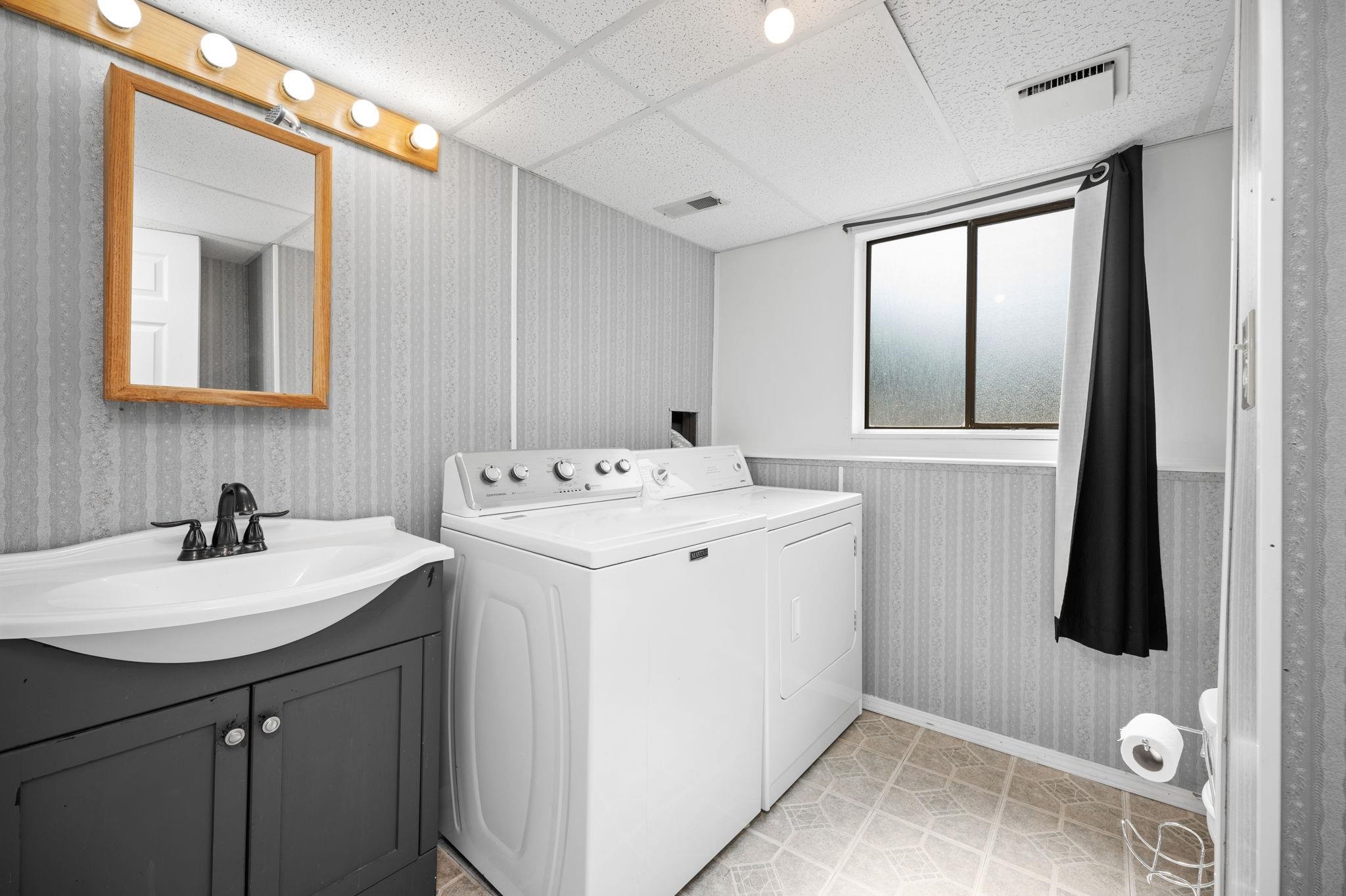 14406 E 7th Ave - Photo 18
