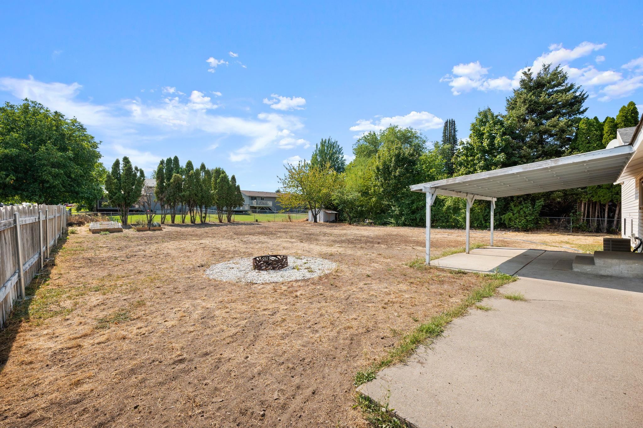 14406 E 7th Ave - Photo 26