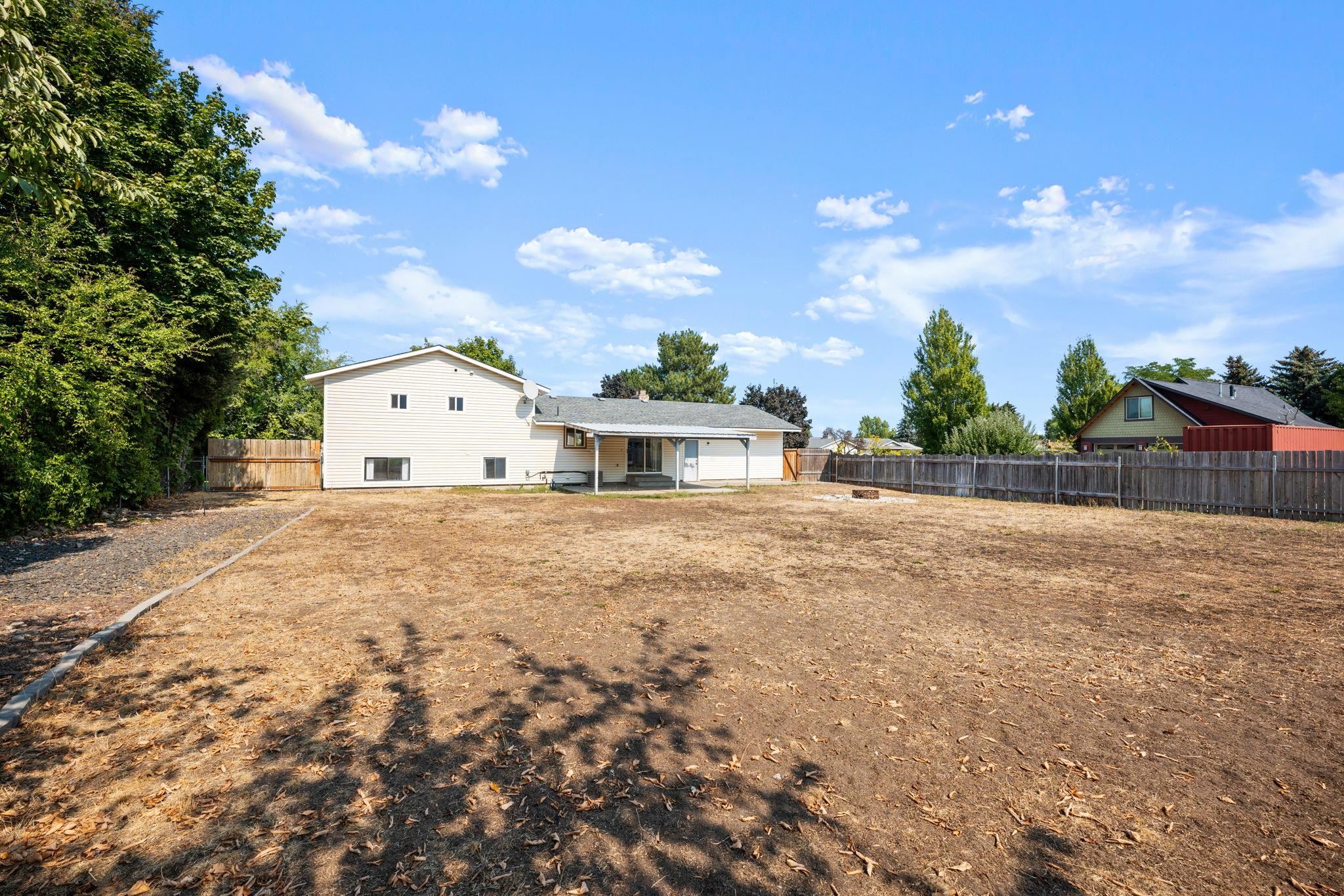 14406 E 7th Ave - Photo 28