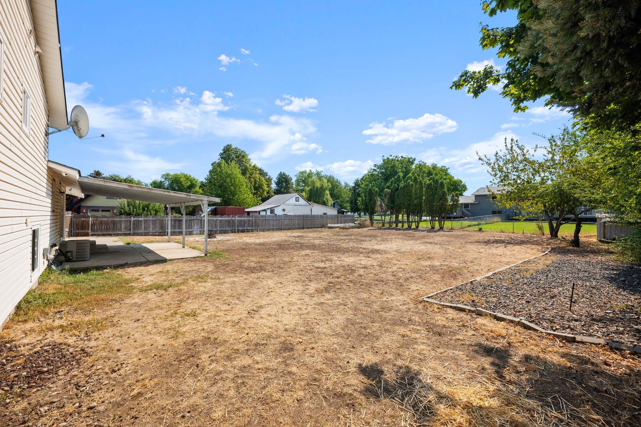 14406 E 7th Ave - Photo 29