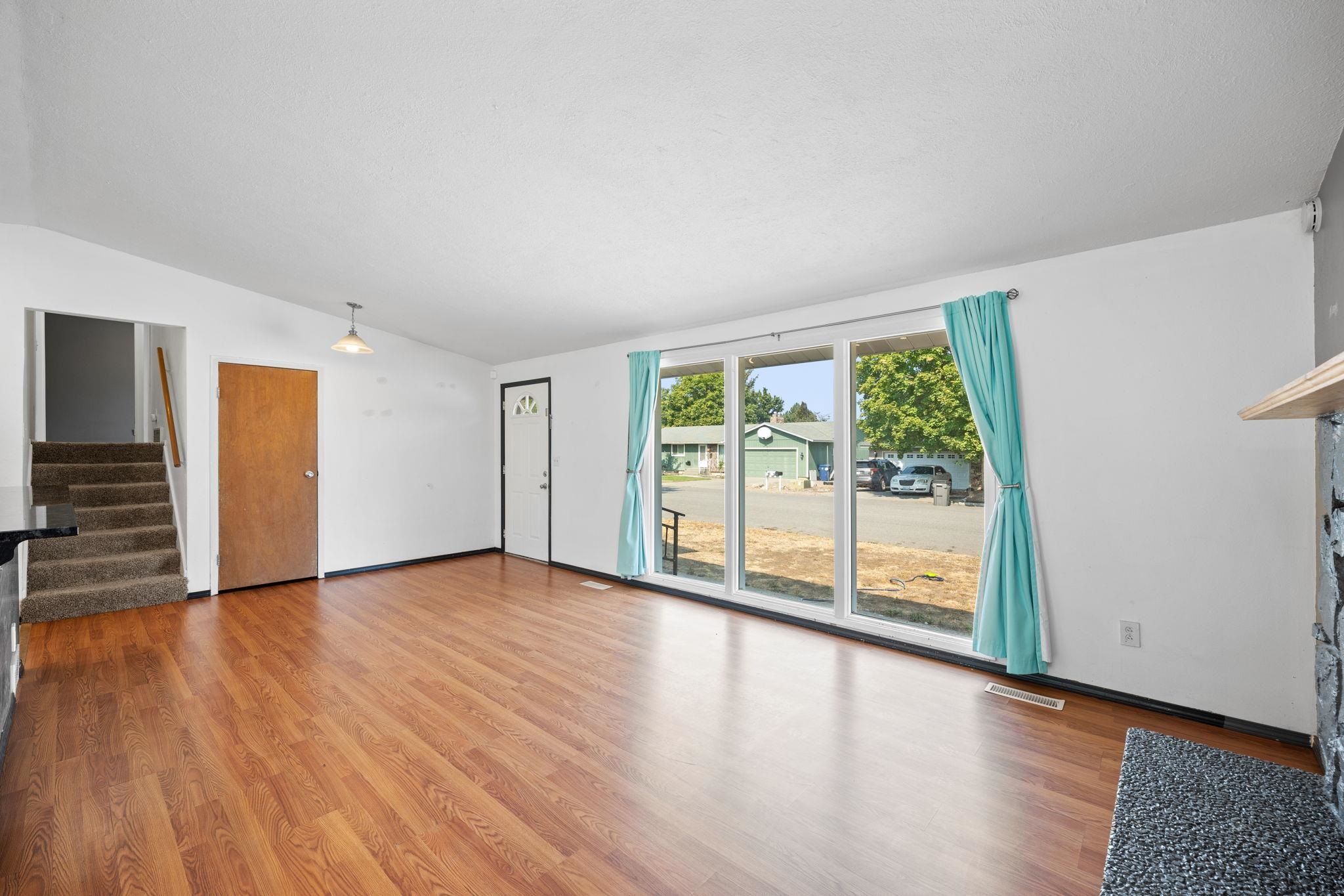 14406 E 7th Ave - Photo 5