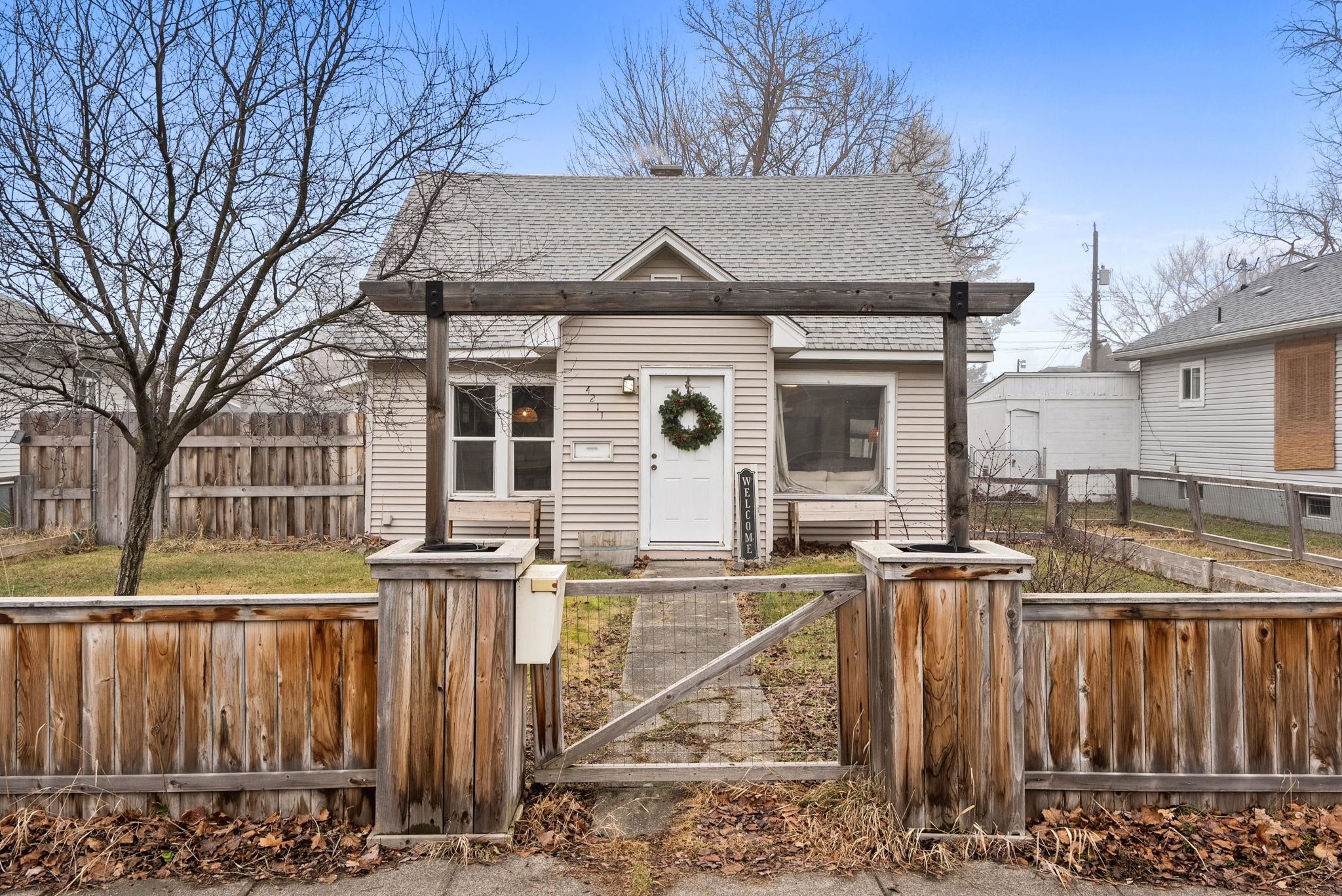 4211 N Wall St - Photo 3