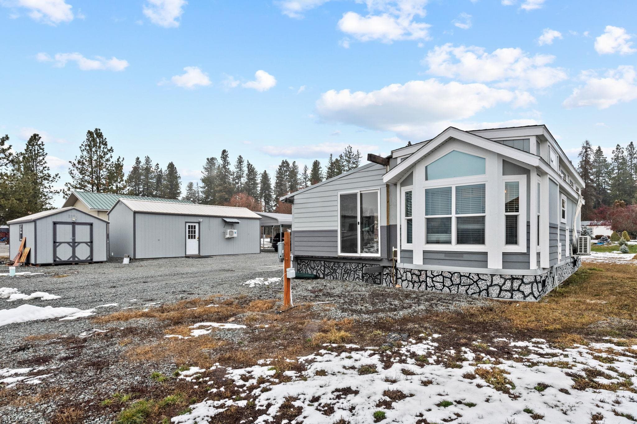 1071 Lenora Dr - Photo 4