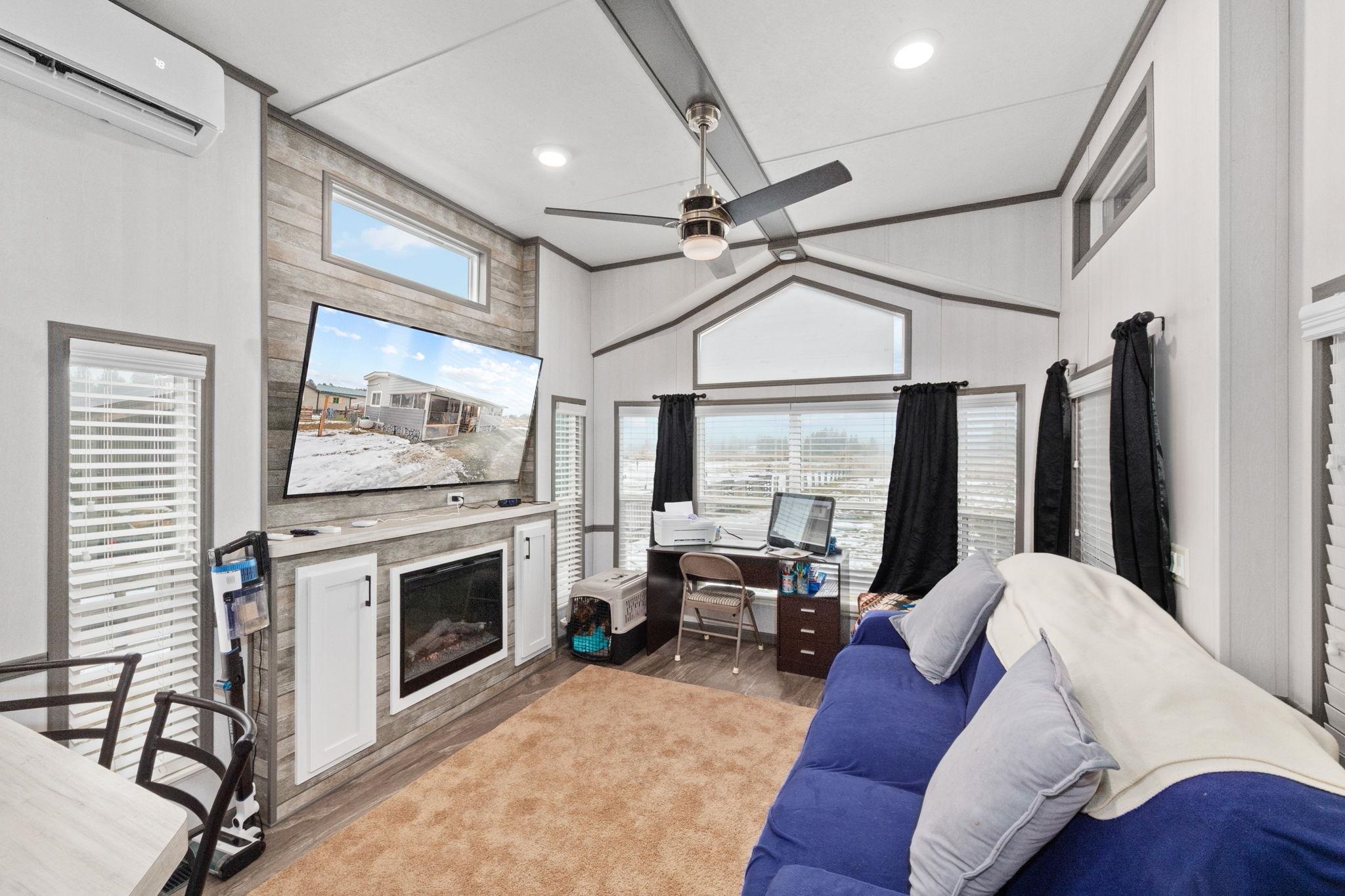 1071 Lenora Dr - Photo 5