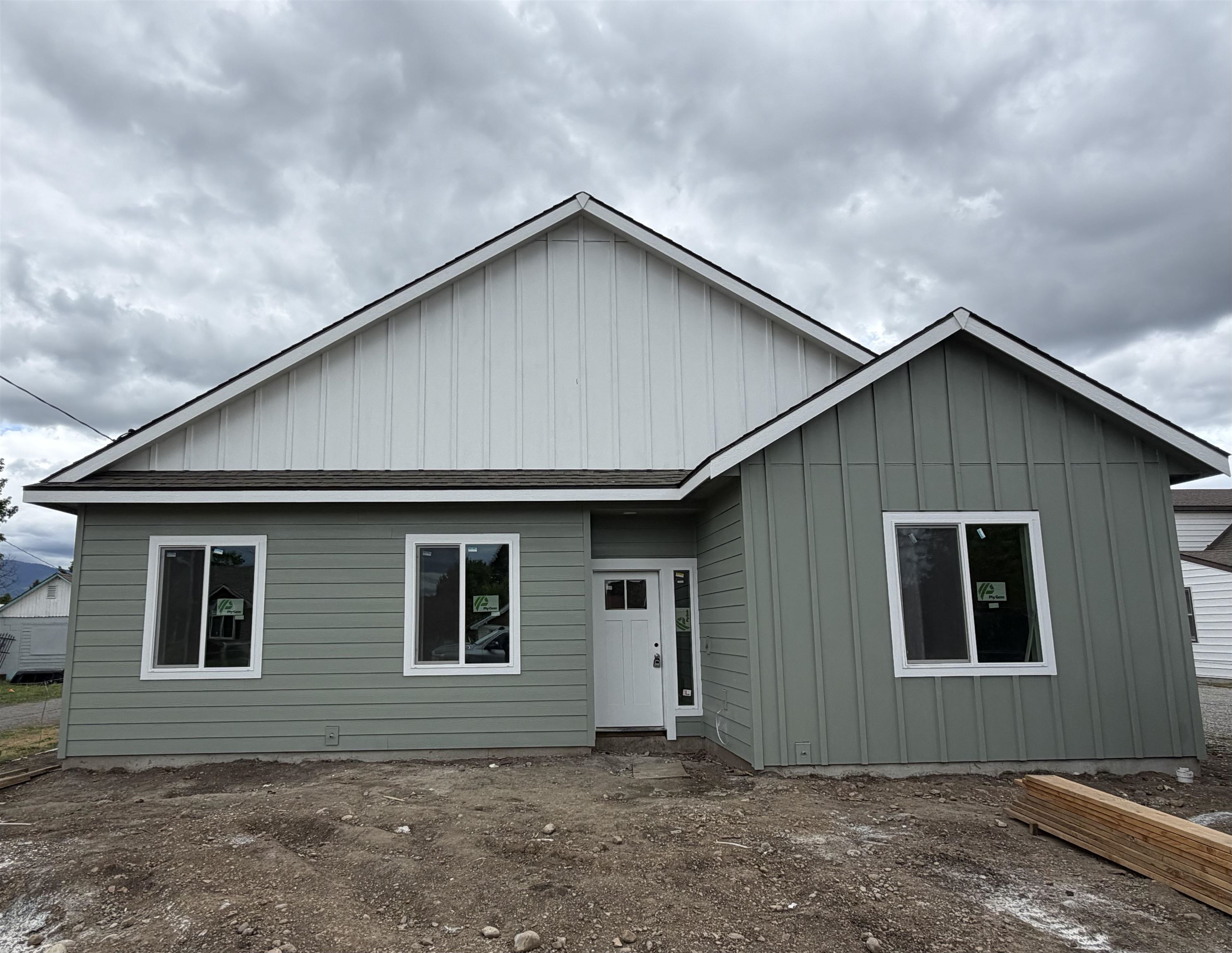 17628 E ALKI Ave - Photo 1