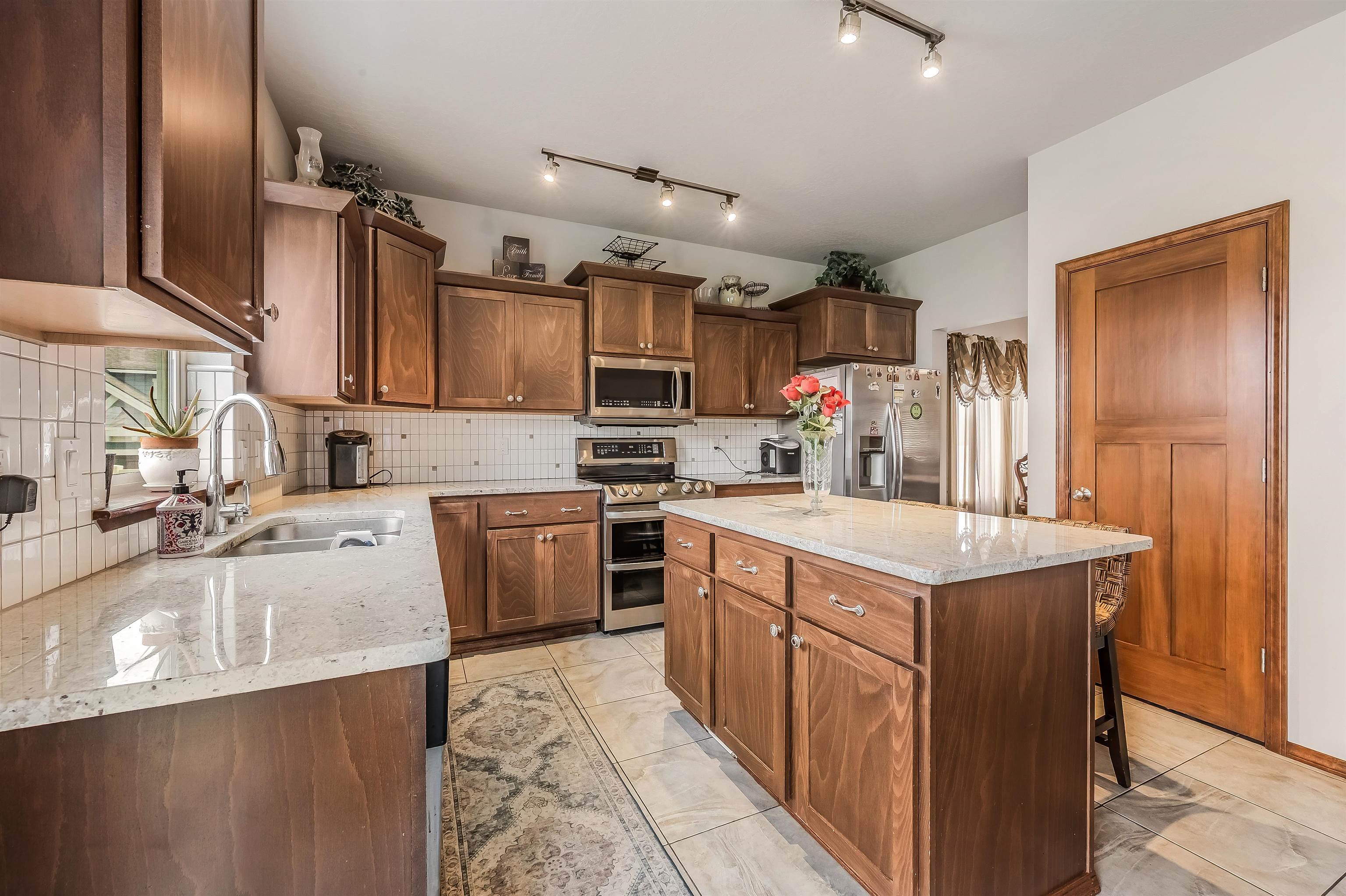 17915 E Daystar Rd - Photo 4