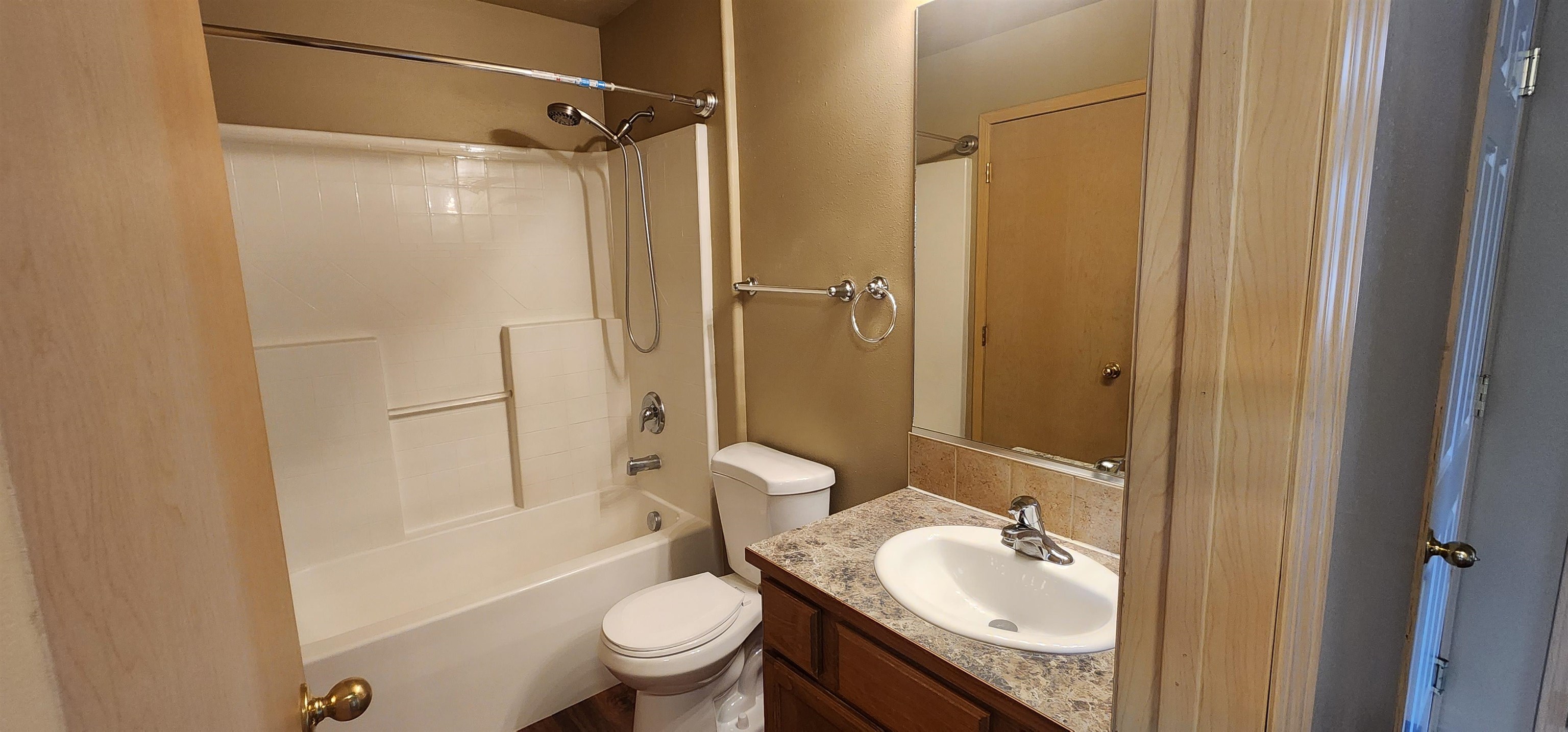11218-11220 N Waikiki Rd - Photo 15
