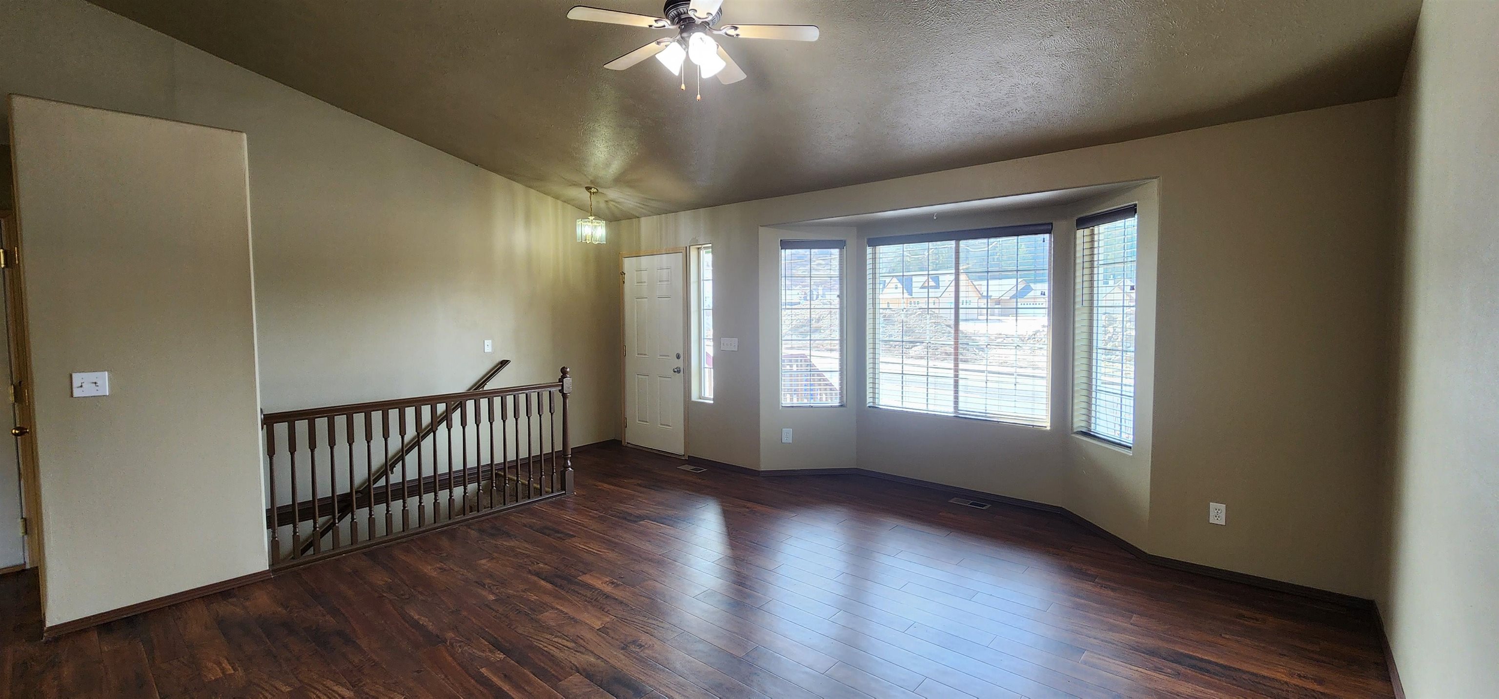 11218-11220 N Waikiki Rd - Photo 4