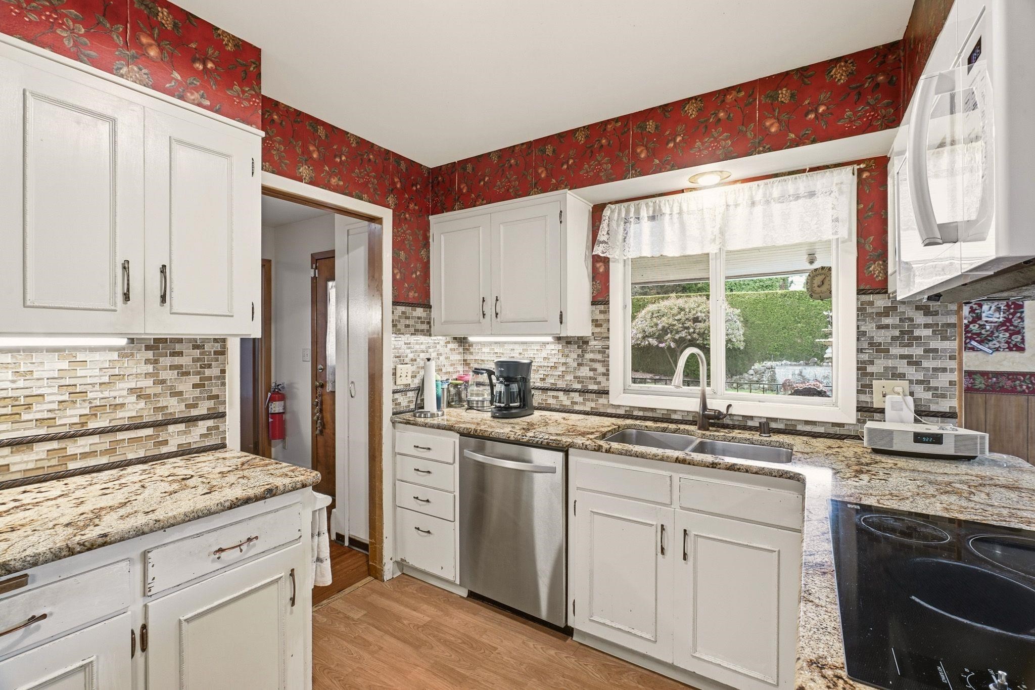 2214 E 36th Ave - Photo 14
