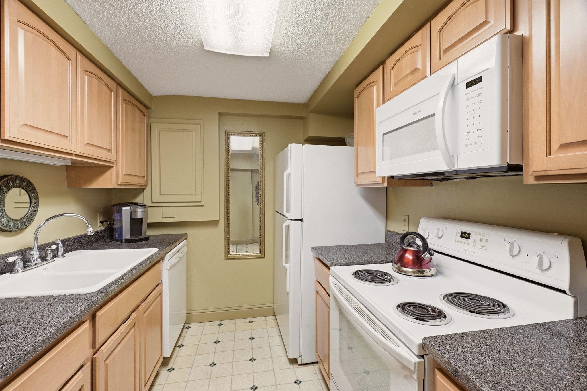 2214 E 36th Ave - Photo 19